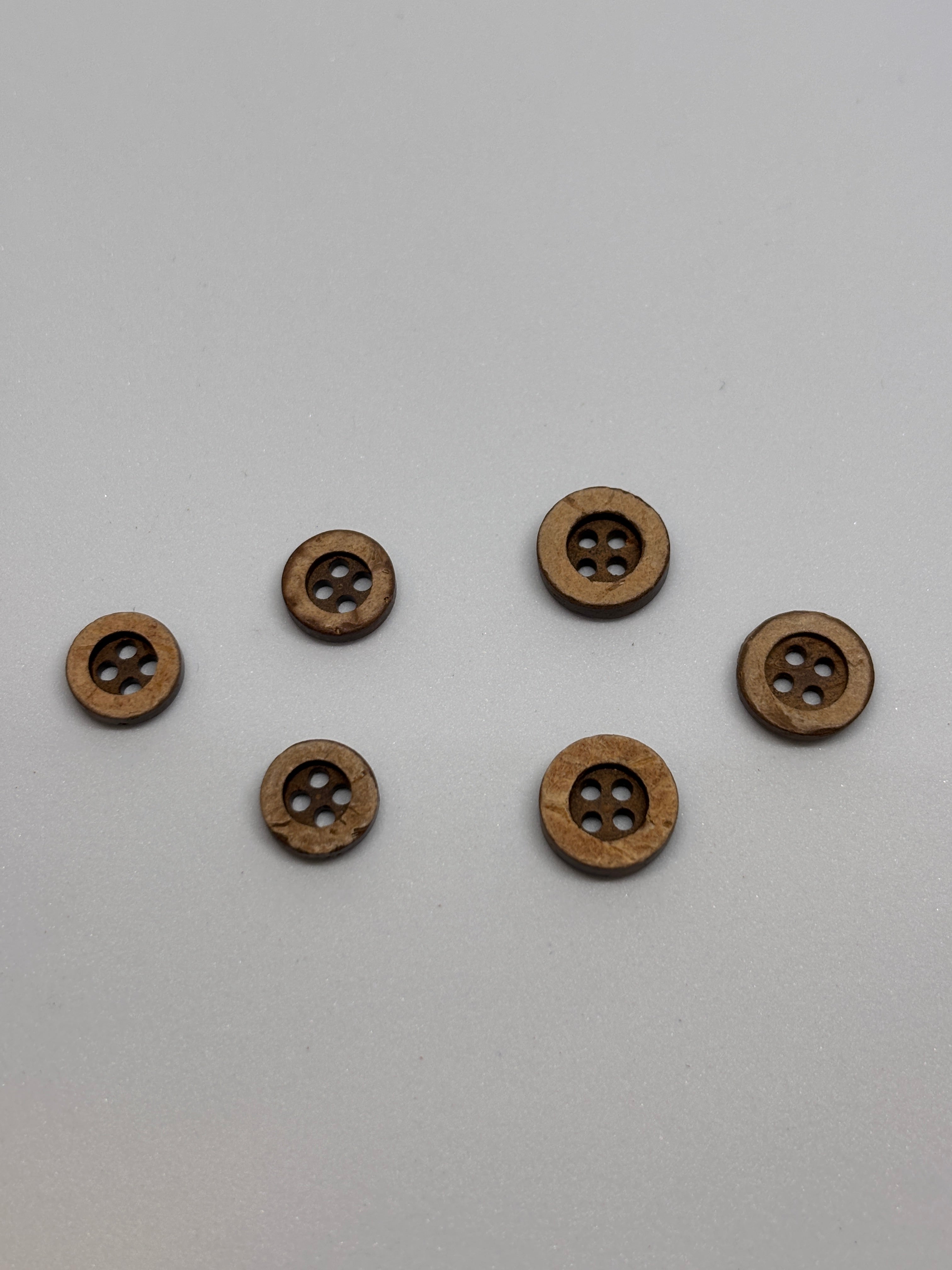 Button NH17 - 9mm 10mm 11mm - 4 holes boton