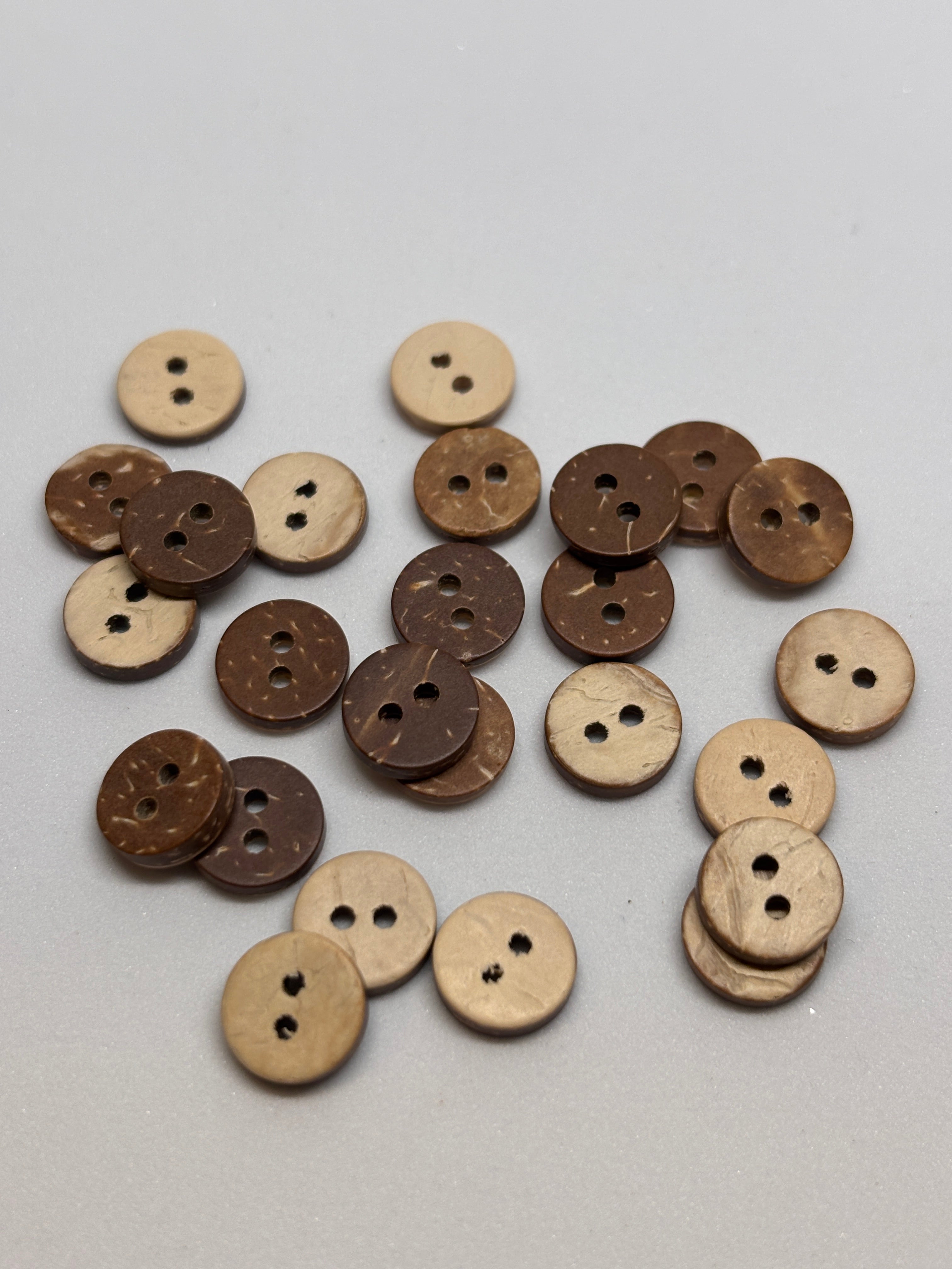 Button NH29 - 9mm 11mm - 2 holes boton