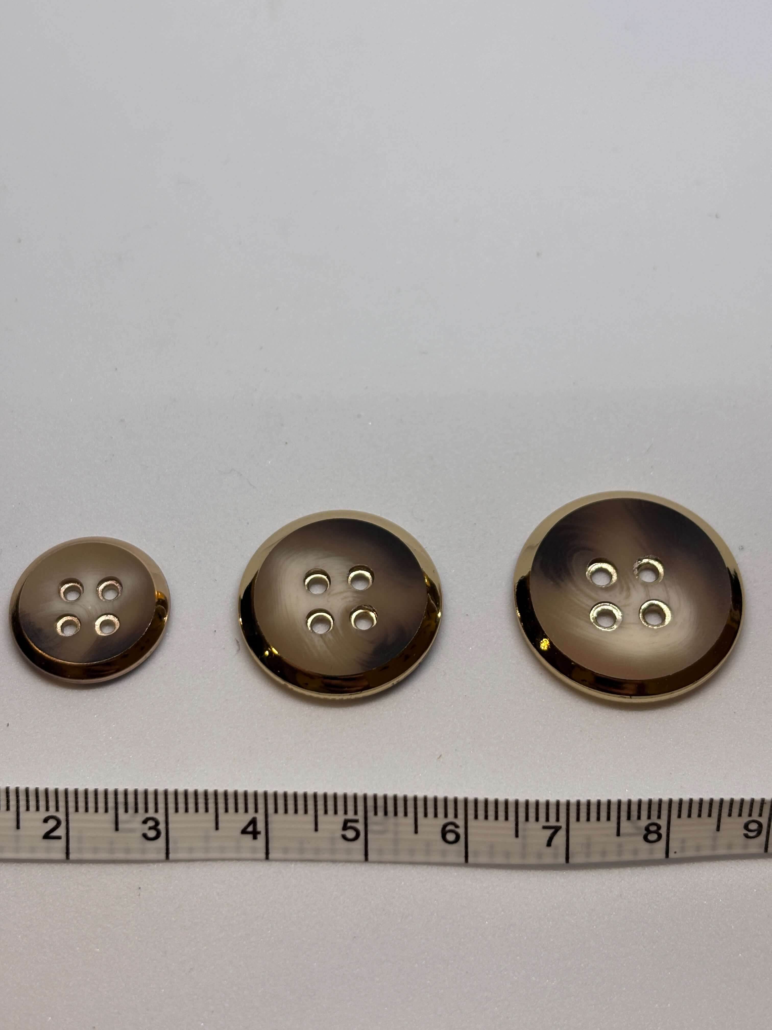 Button P58060 - 18mm 23mm 25mm - 4 holes 4 agujeros