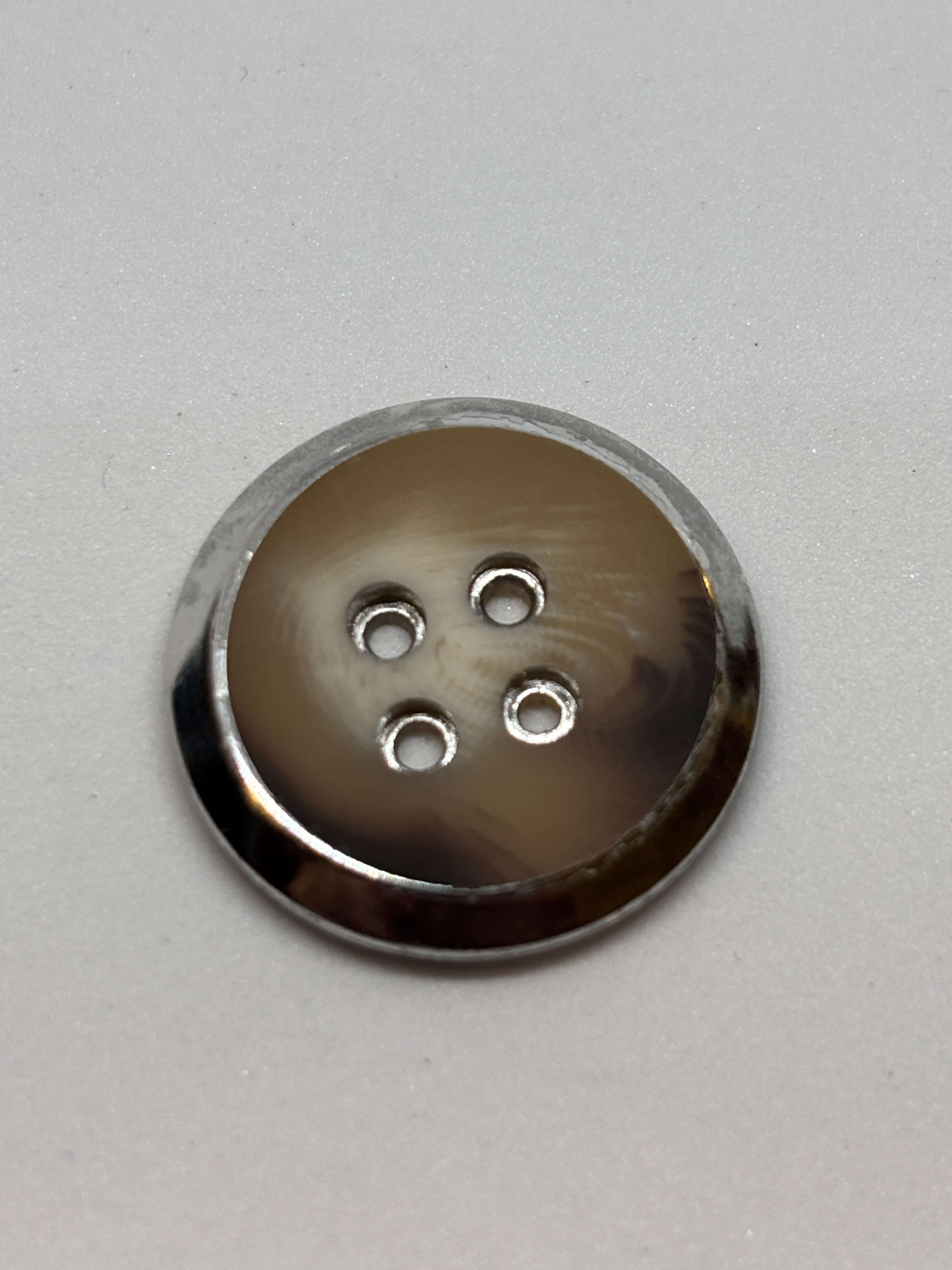 Button P58060 - 18mm 23mm 25mm - 4 holes 4 agujeros