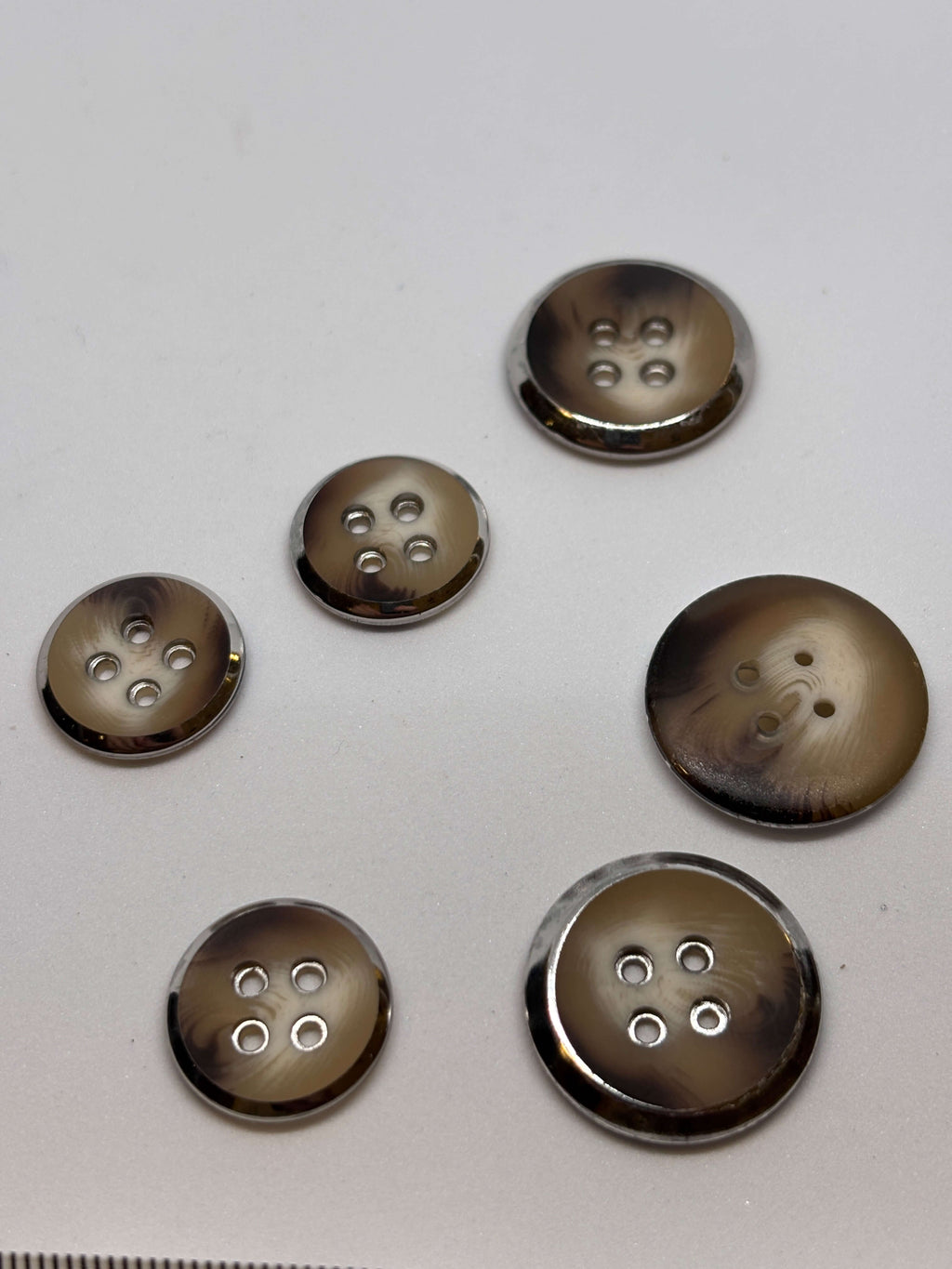 Button P58060 - 18mm 23mm 25mm - 4 holes 4 agujeros