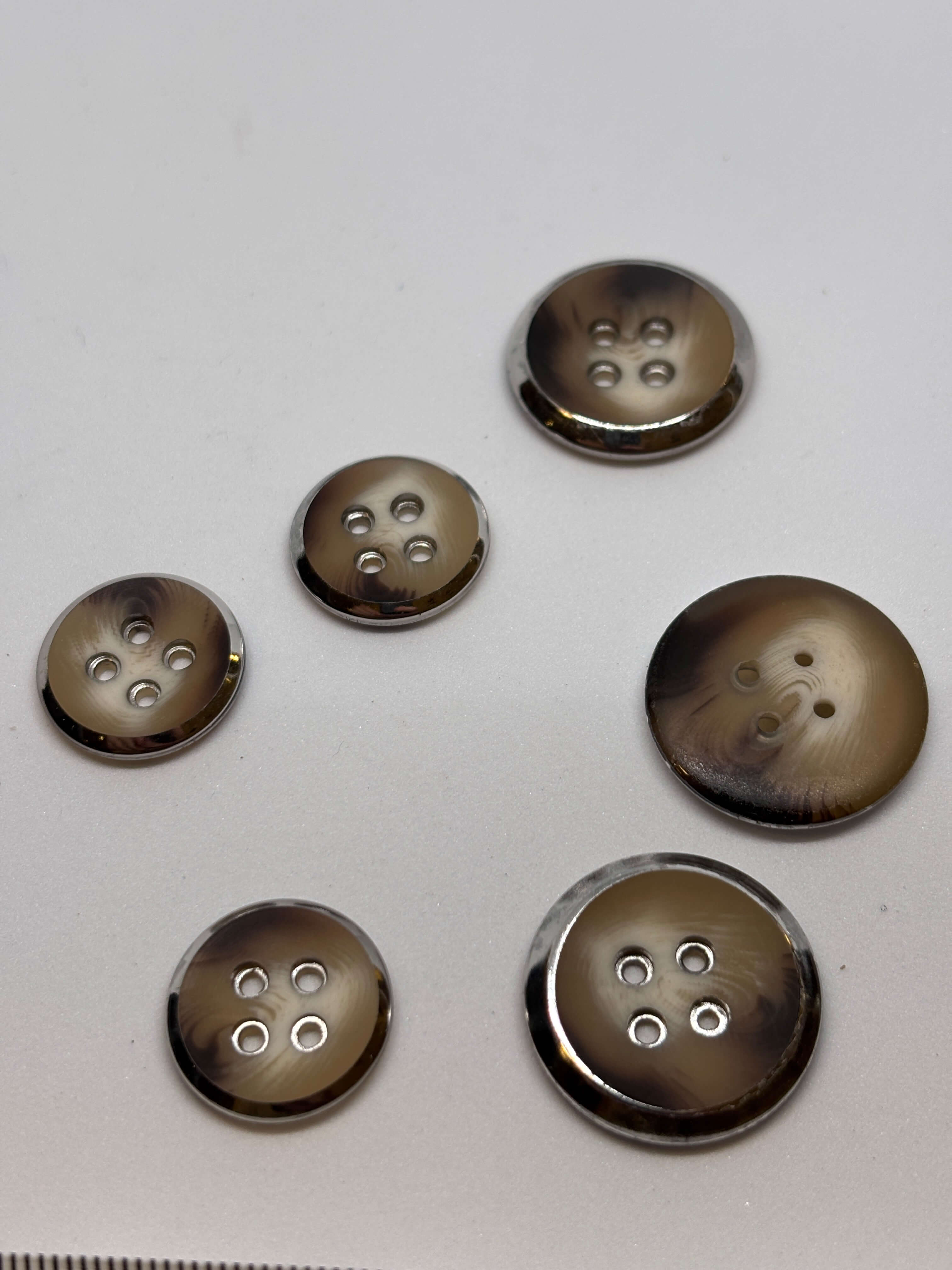 Button P58060 - 18mm 23mm 25mm - 4 holes 4 agujeros