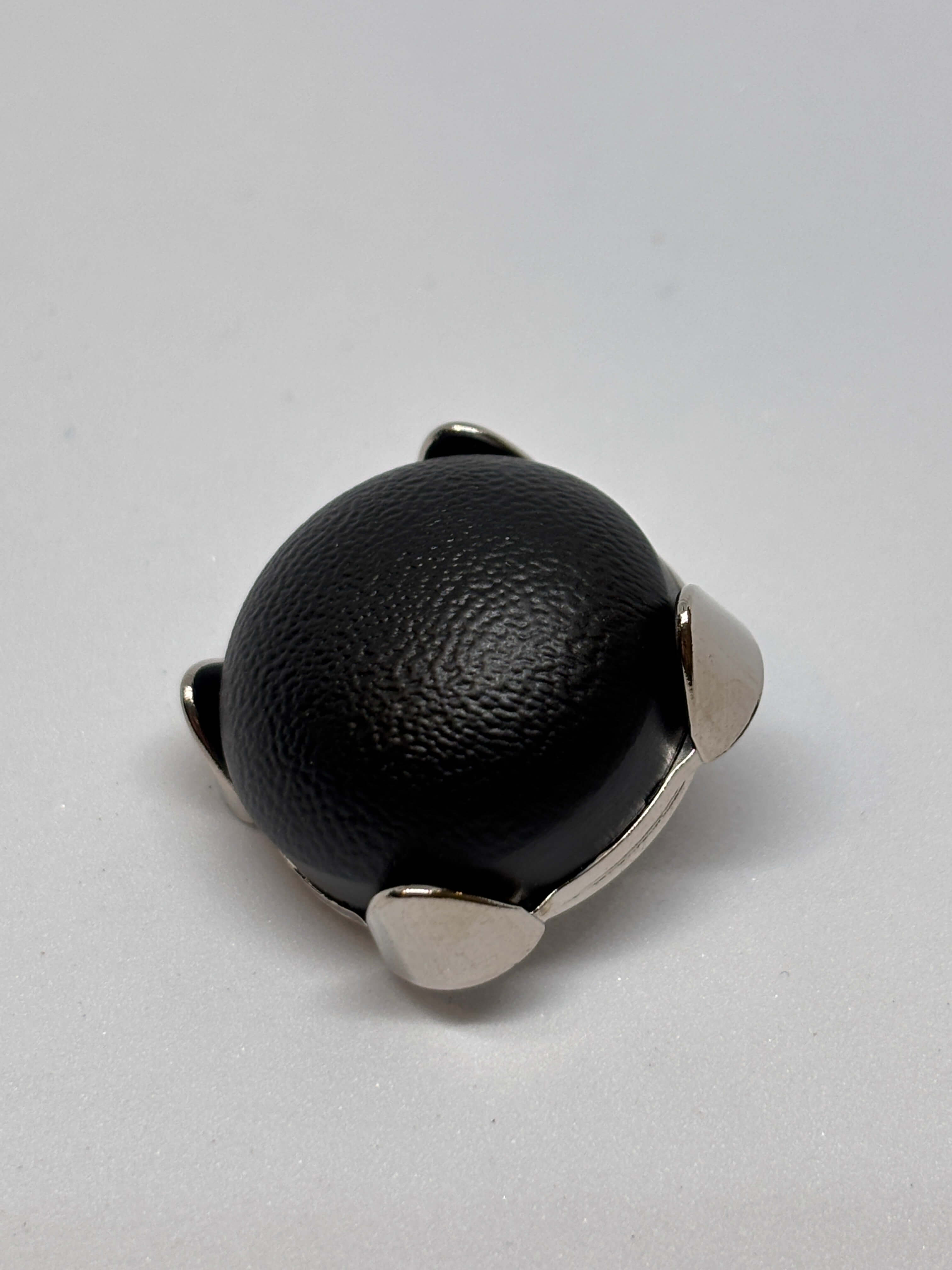 Button B6235 - 18mm 23mm - Shank button boton de pie