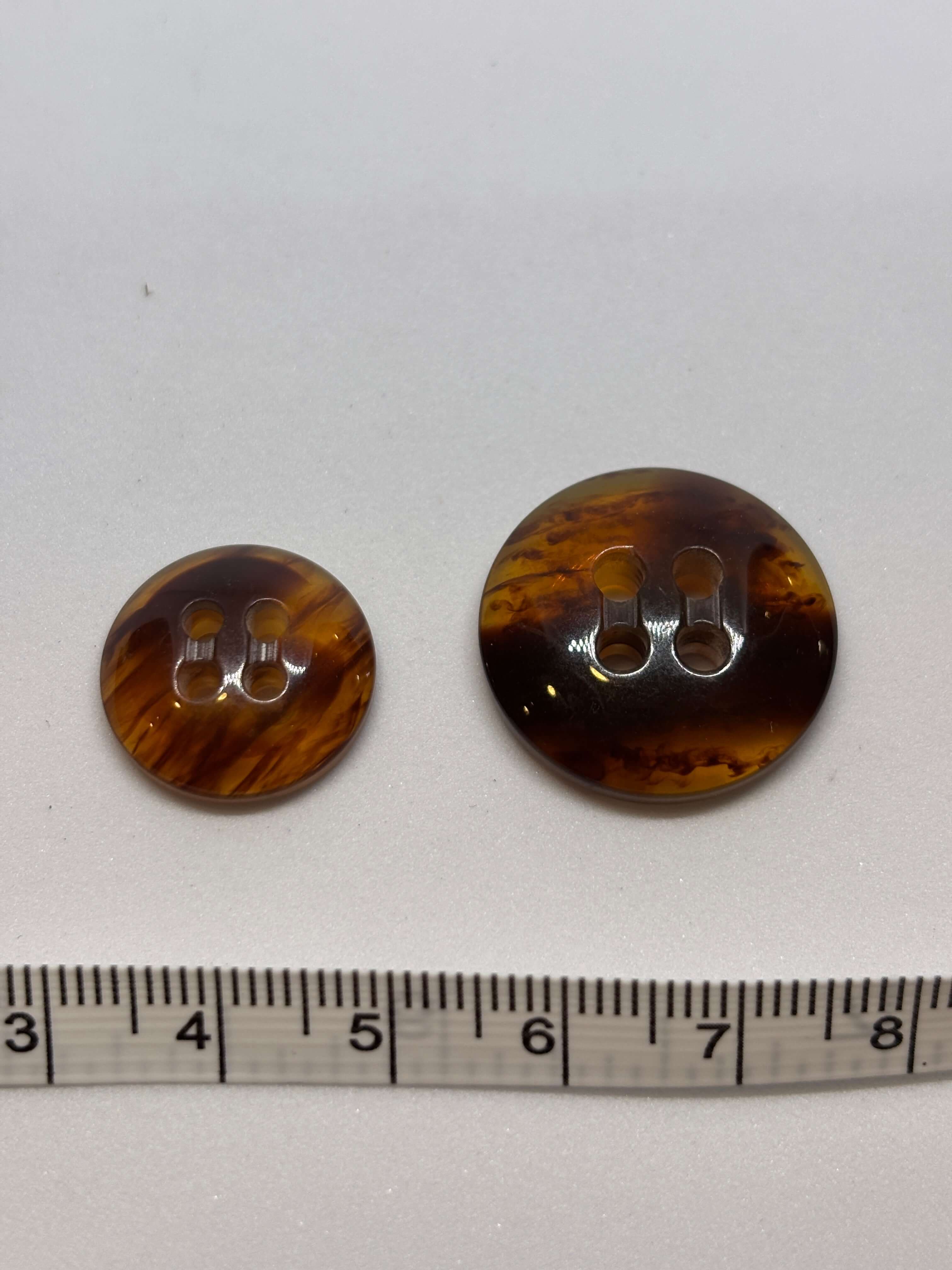 Button P5095 - 18mm 23mm - 4 holes 4 agujeros