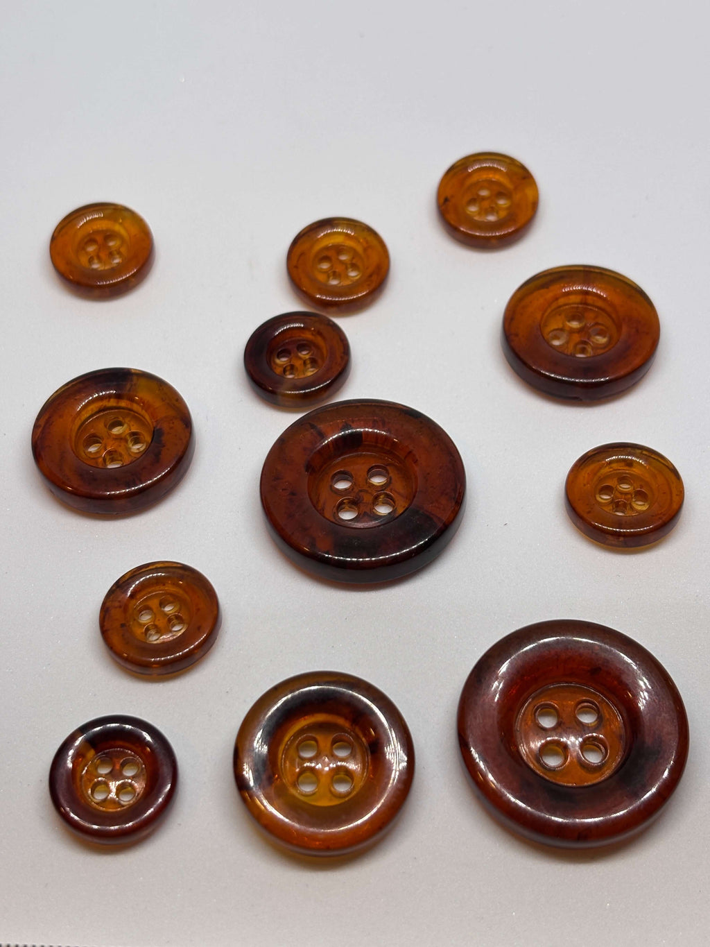 Button B2592 - 15mm 23mm 28mm - 4 holes 4 agujeros