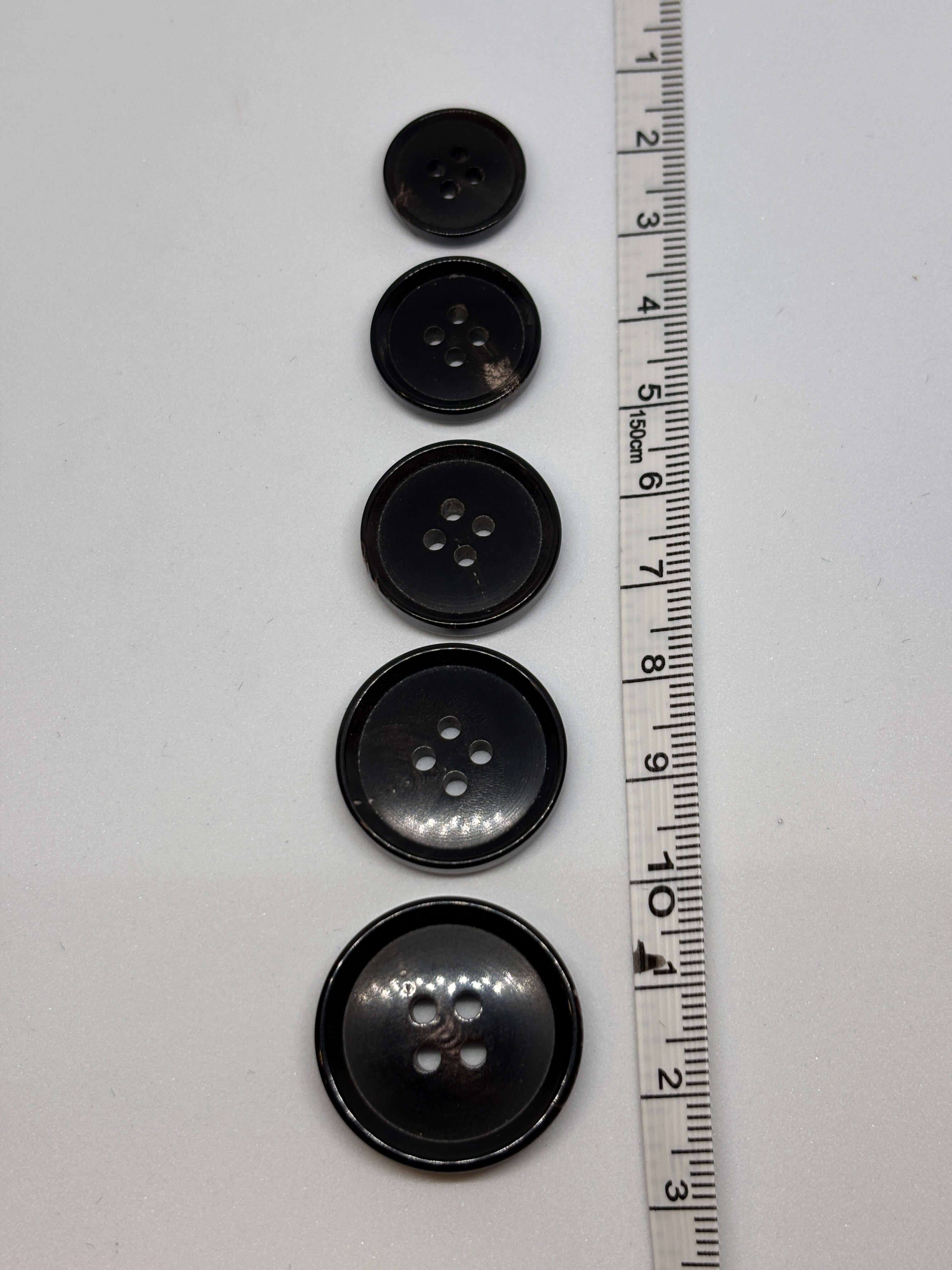 Button OR1086 - 15, 18, 20, 23, 25 mm - 4 holes 4 agujeros