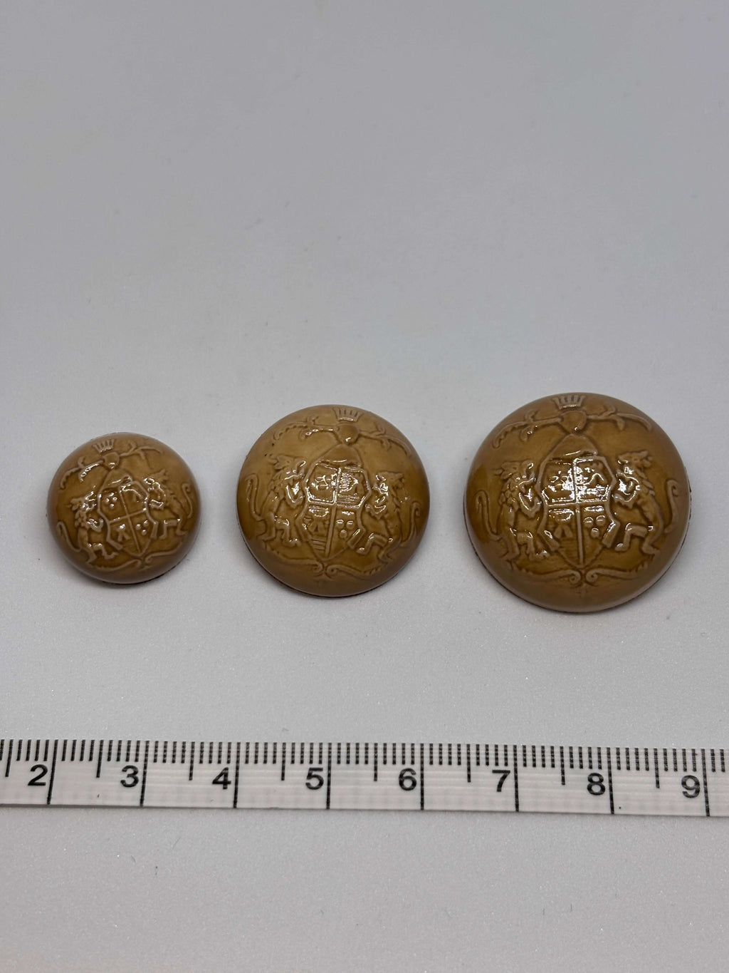 Button B2793 - 18mm 23mm 25mm - shank button boton de pie