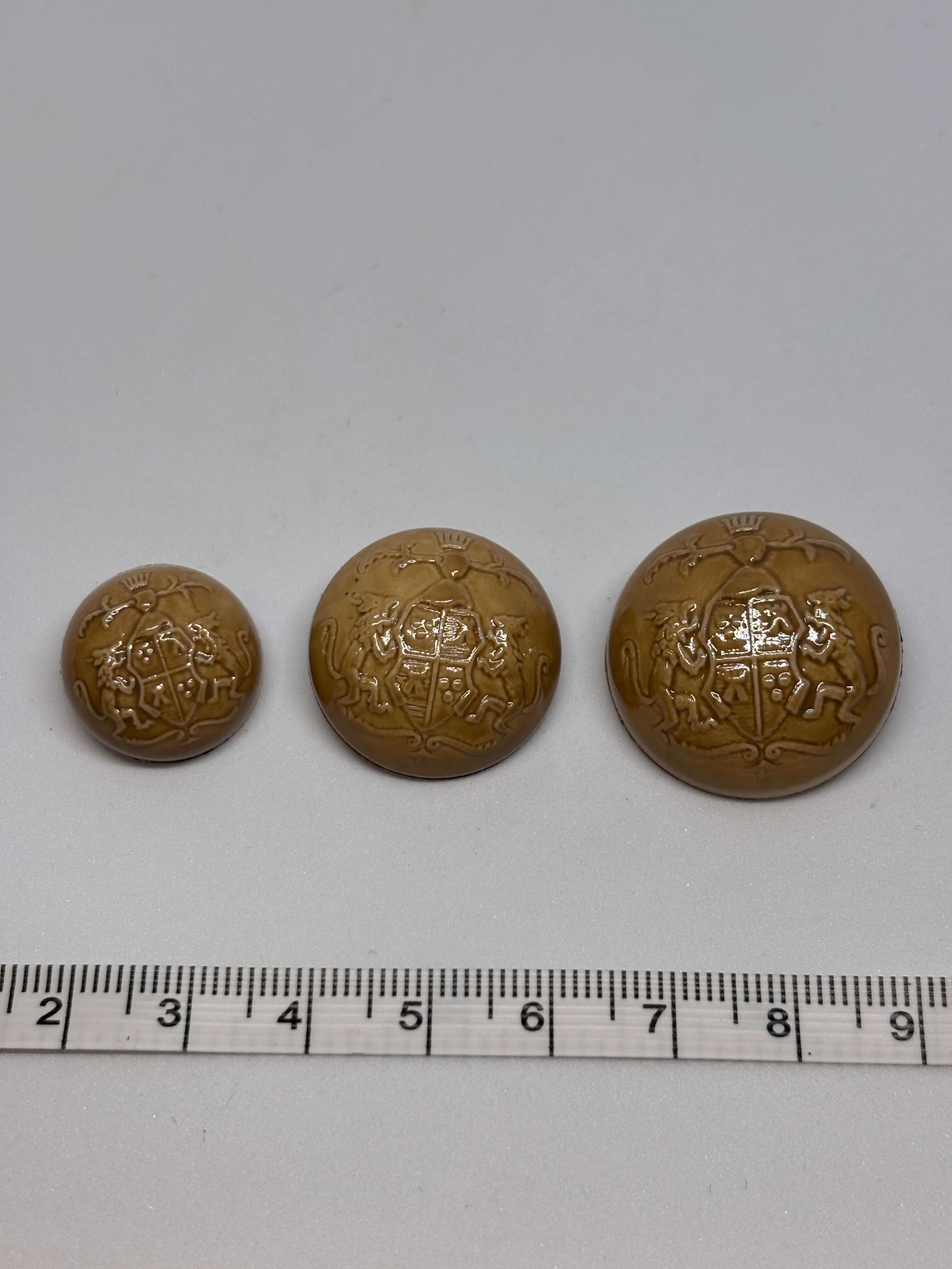 Button B2793 - 18mm 23mm 25mm - shank button boton de pie