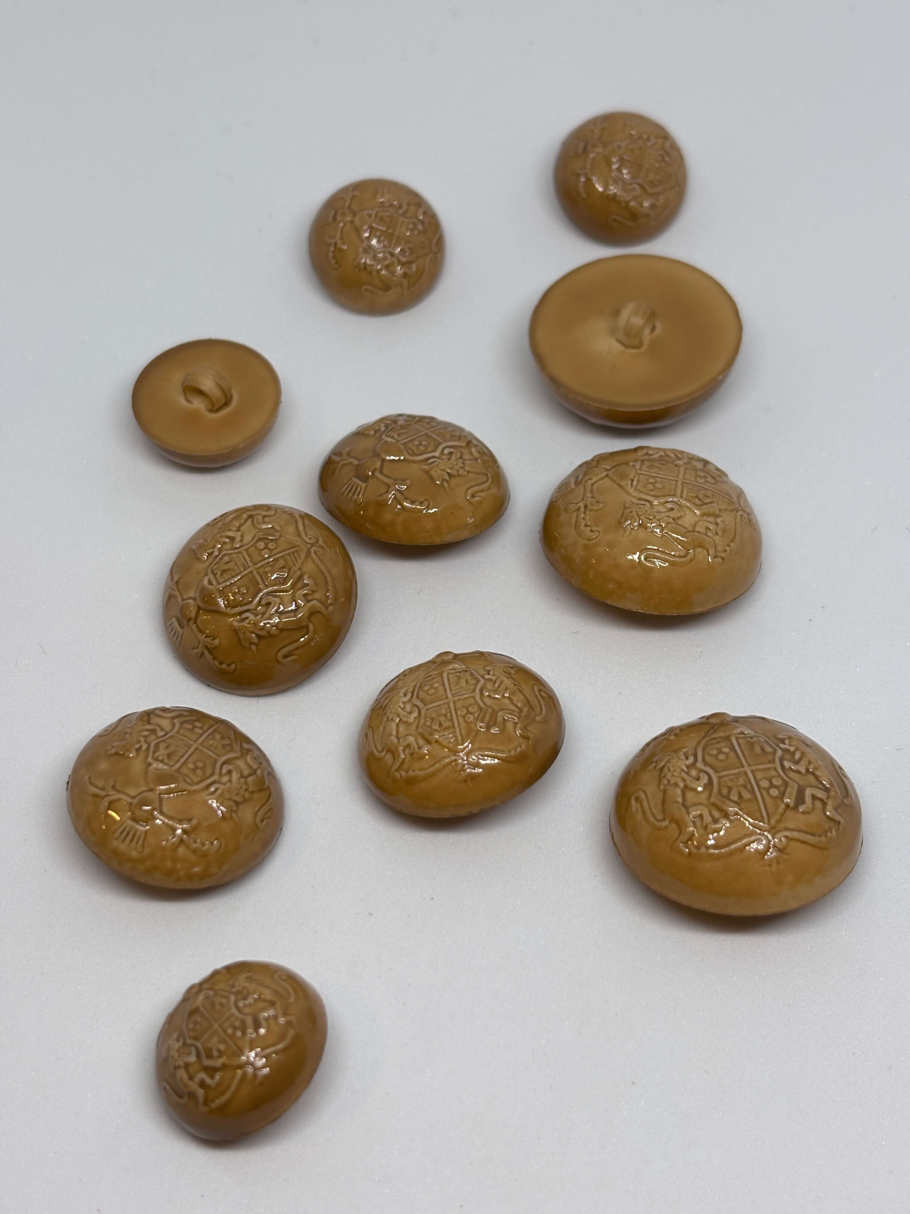 Button B2793 - 18mm 23mm 25mm - shank button boton de pie