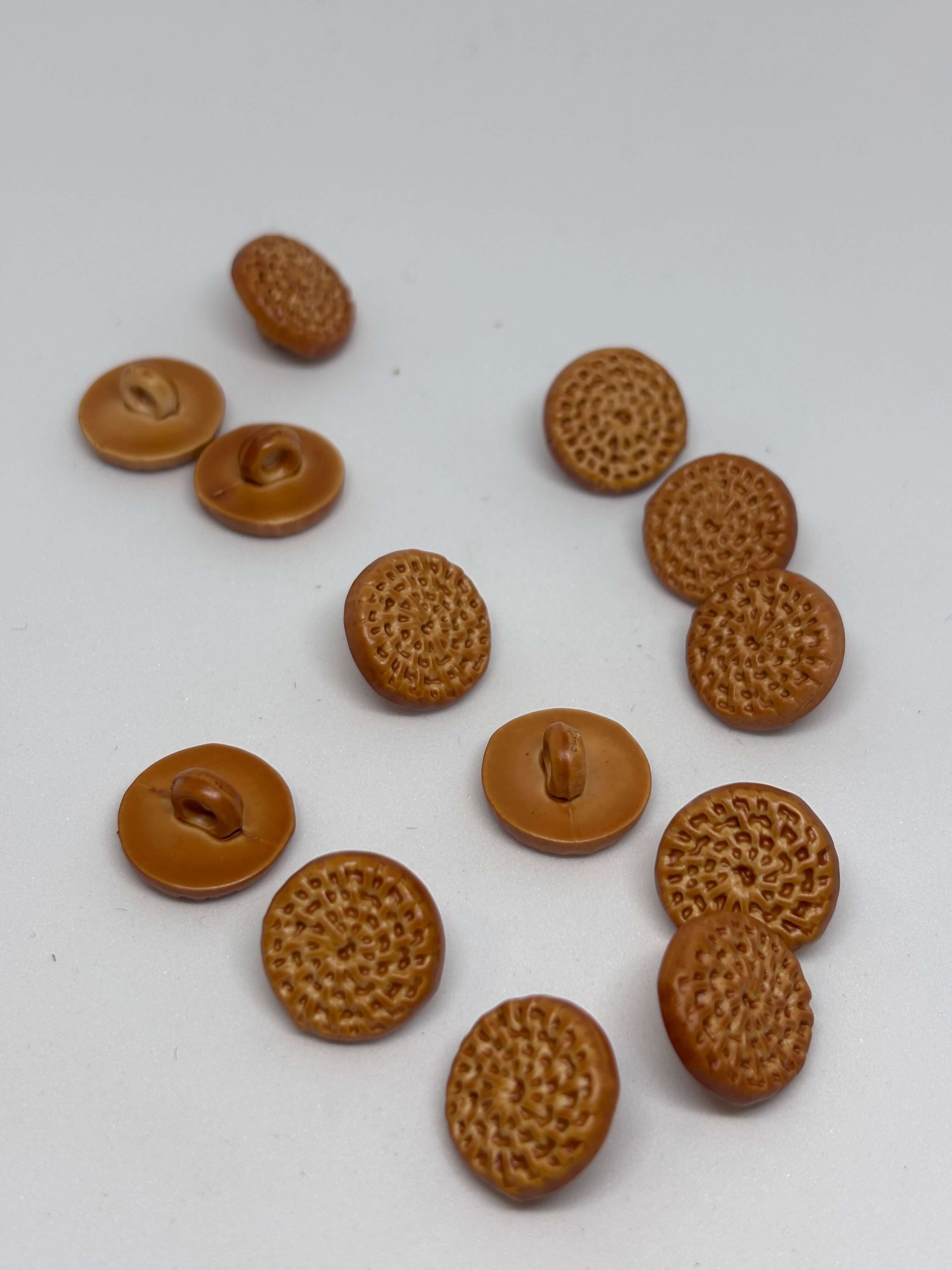 Button B5998KL - 15mm - Shank button