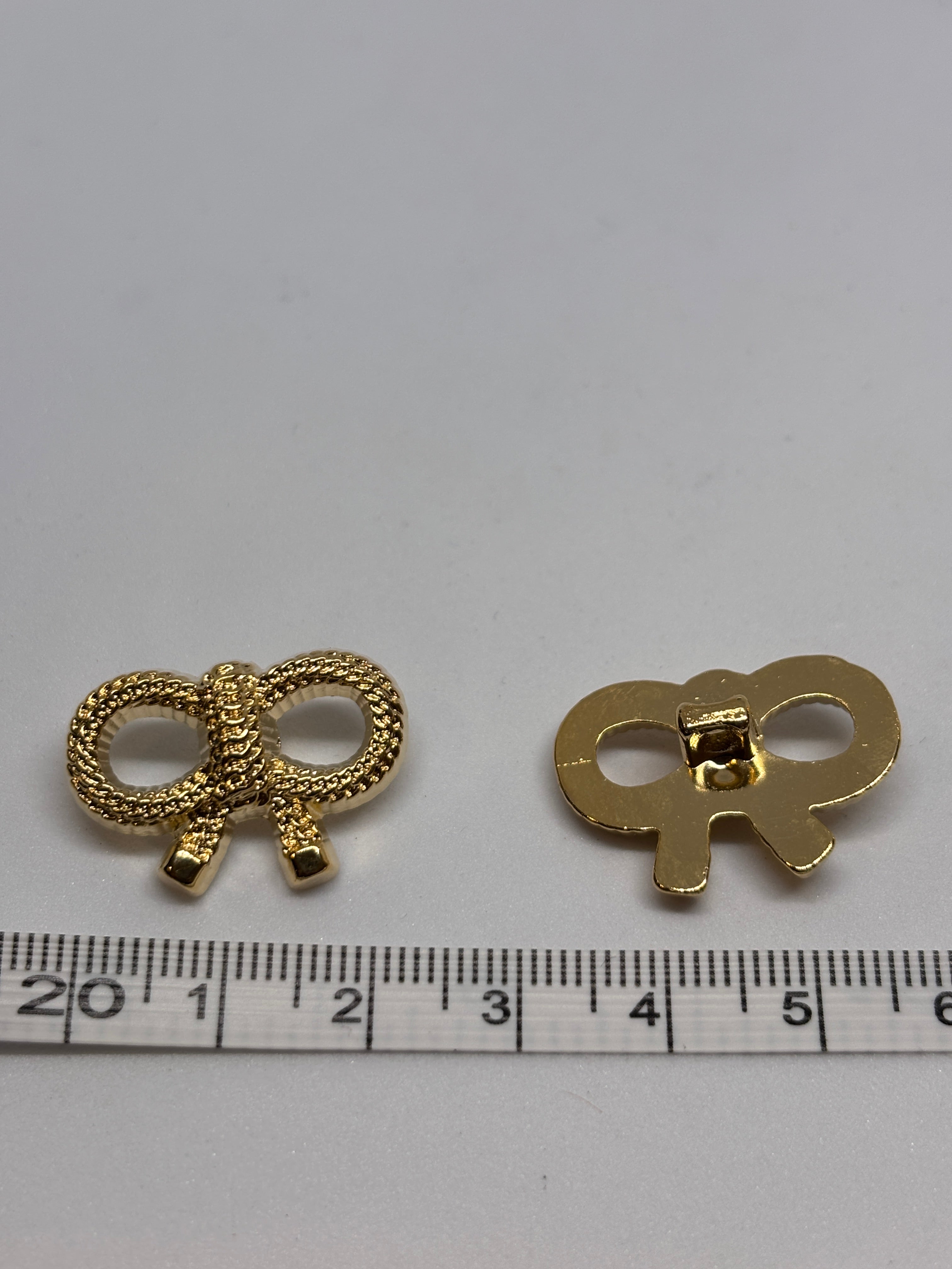 Button B8274 - 23mm (36") - Shank button boton