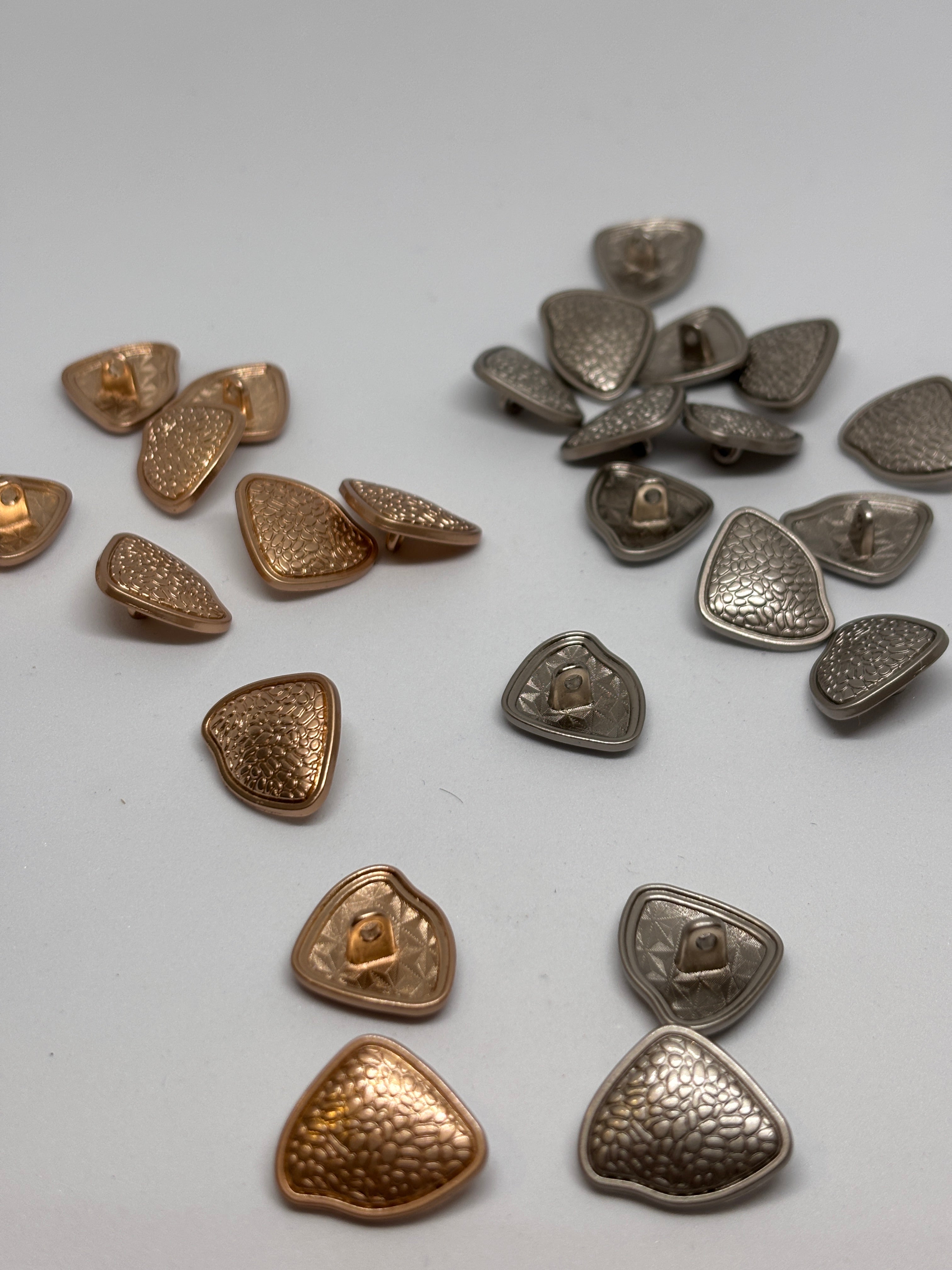 Button H6086 - 20mm (32") - gold Shank button boton