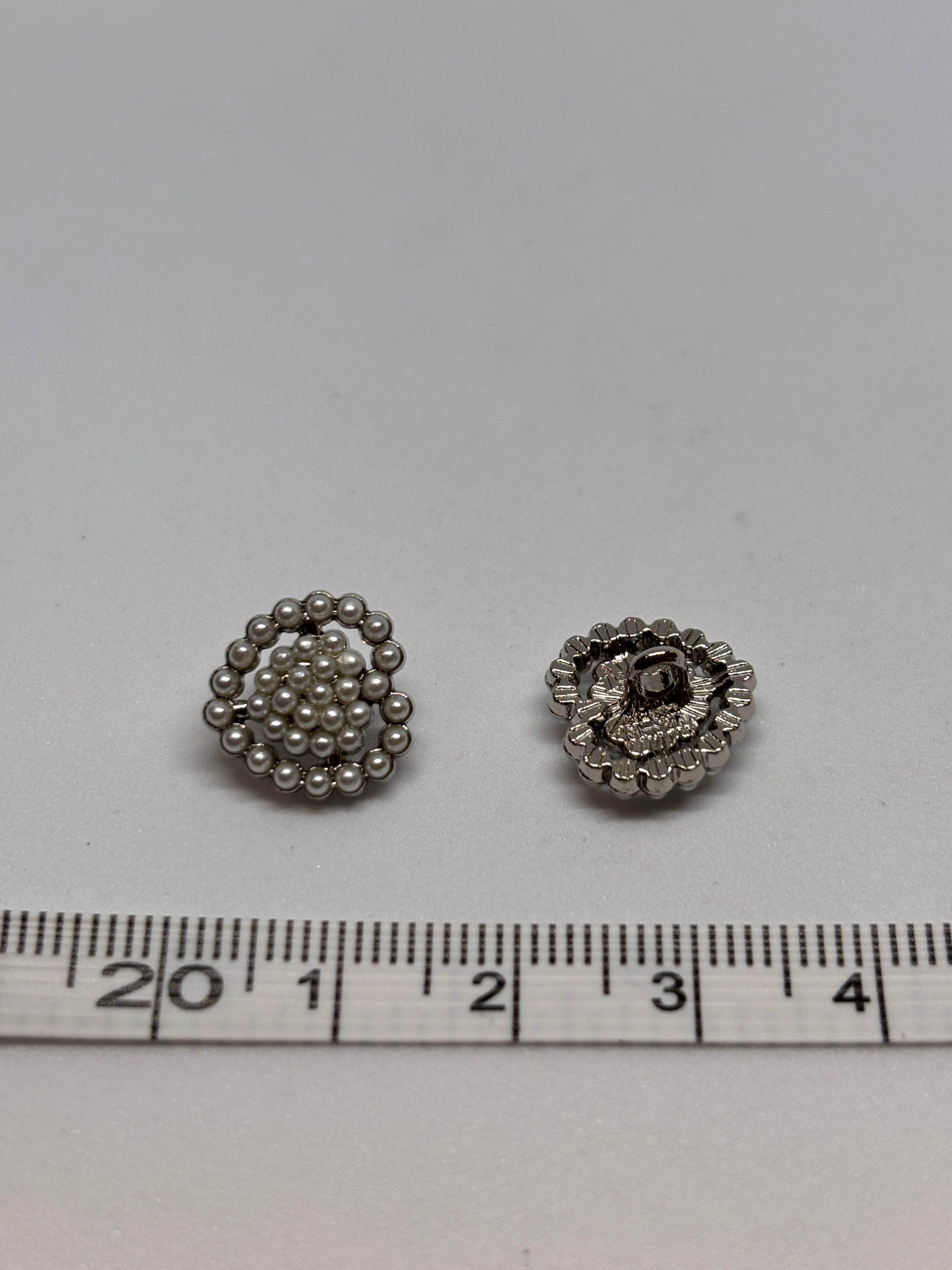 Button V115 - 14mm (22") - Shank button boton