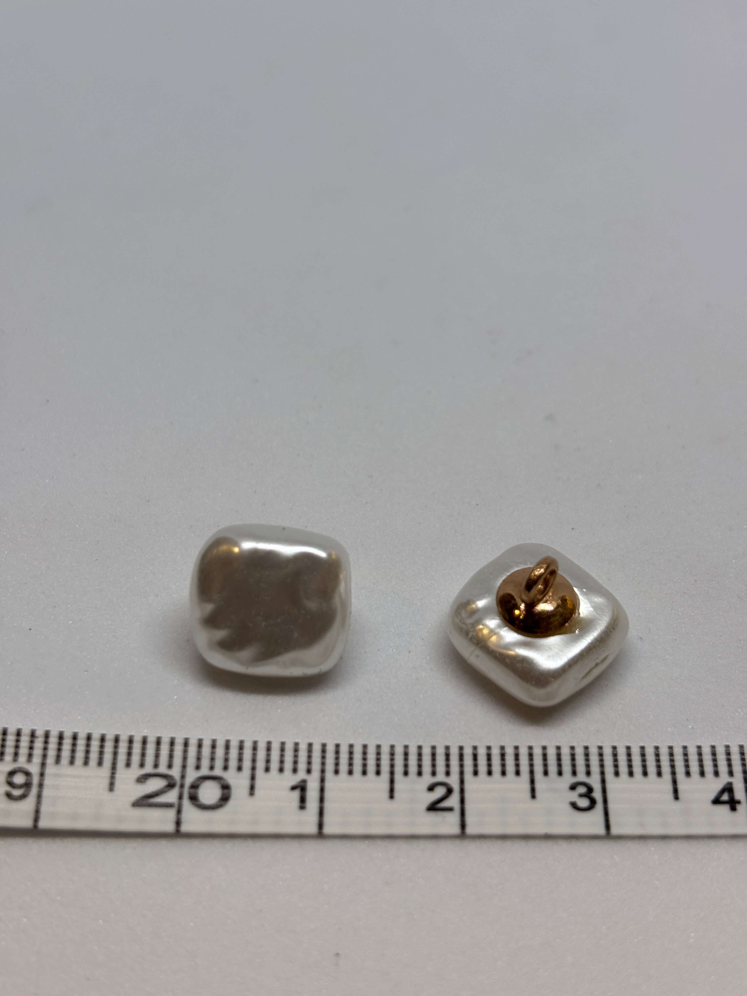 Button H222 - 13mm (20") - Shank button boton de pie