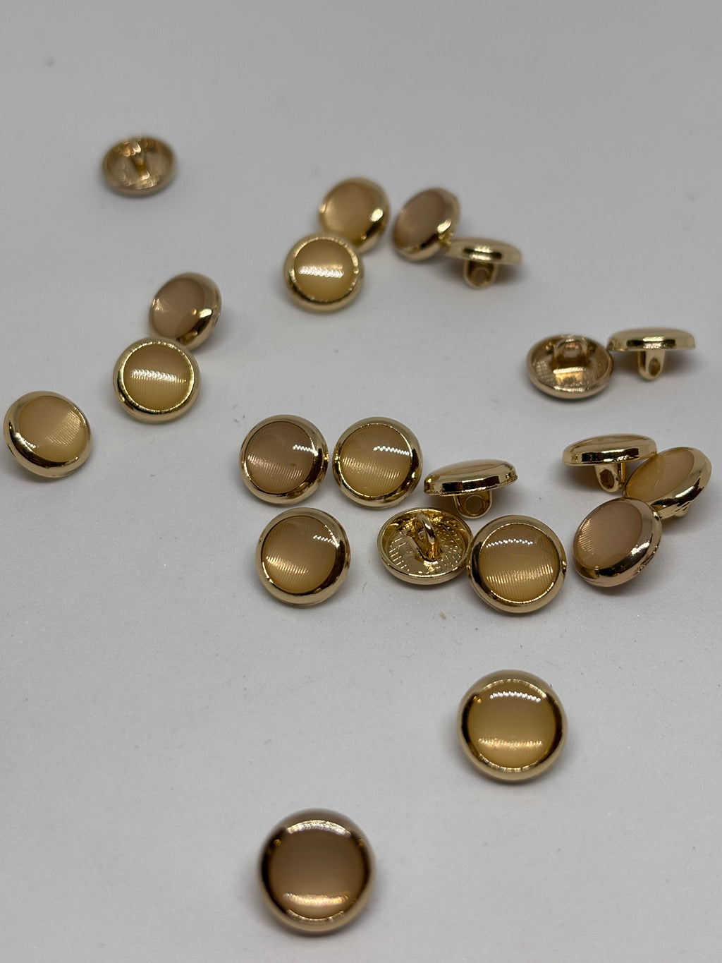 Button B8164 - 10mm (18") - Shank button boton