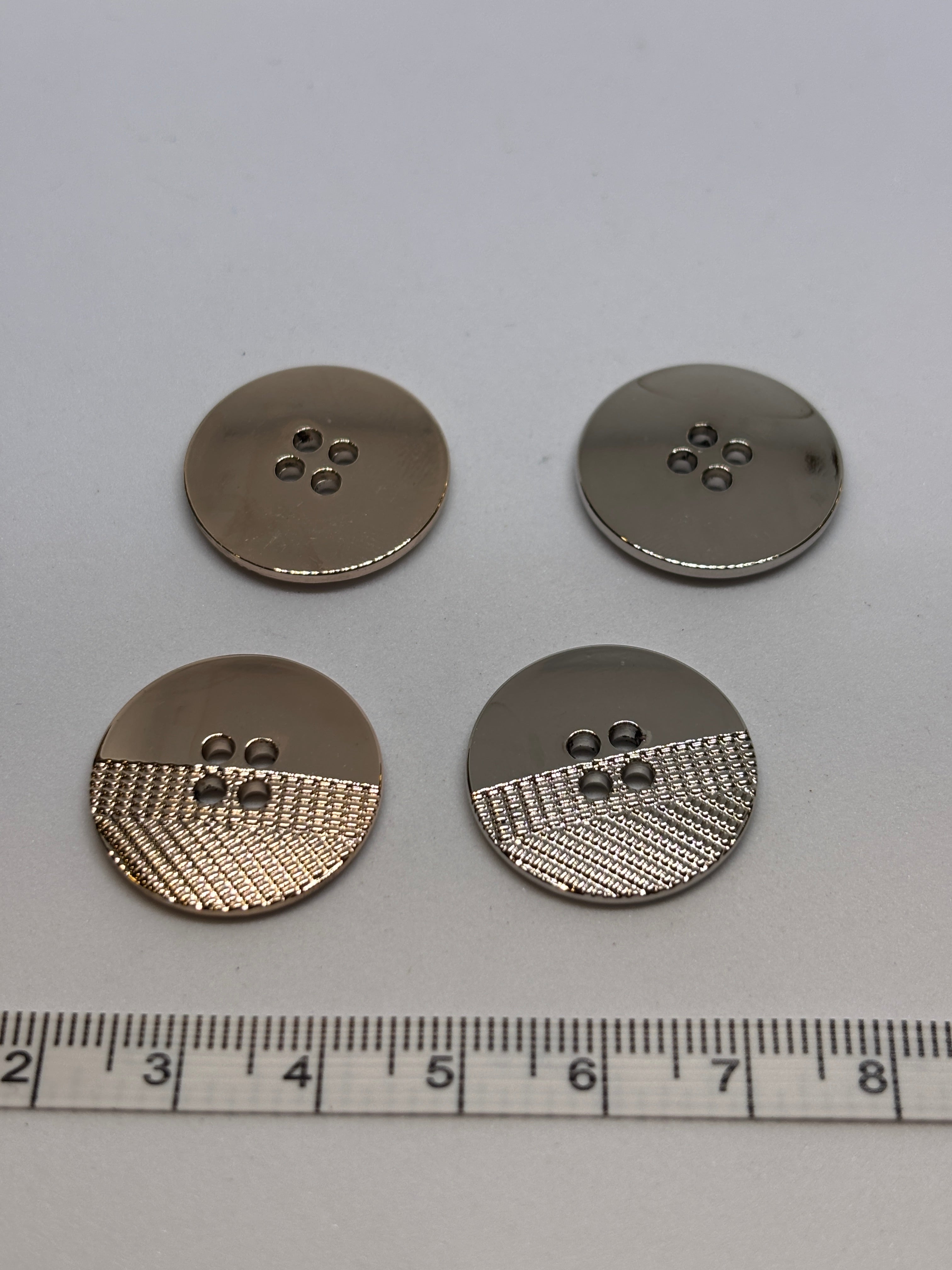 Button B6285 - 23mm (36") - 4 holes boton