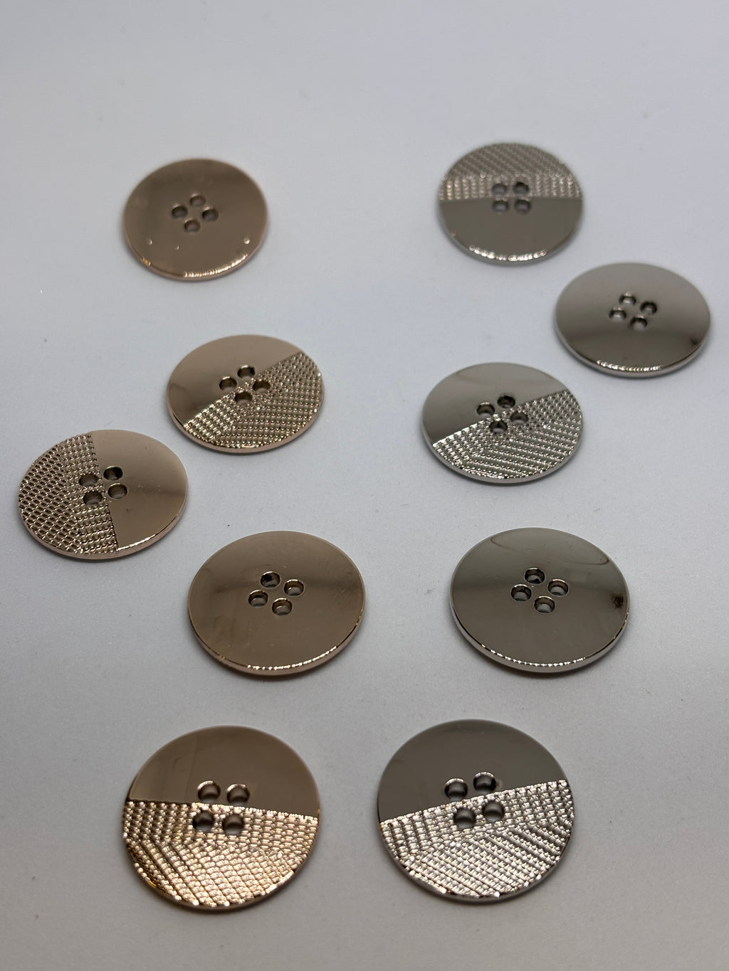 Button B6285 - 23mm (36") - 4 holes boton