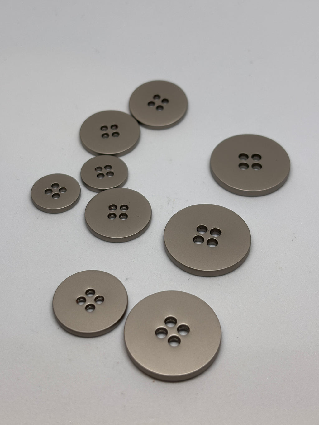 Button B2800 - 15mm (24"), 20mm (32"), 25mm (40") - 4 holes boton