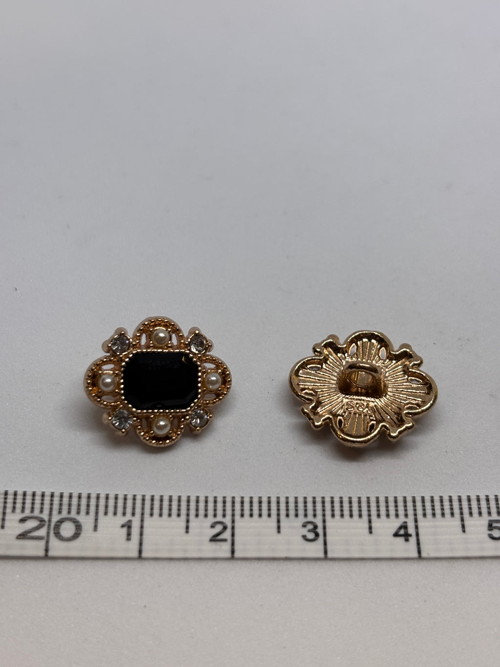 Button B22051 - 18mm (28") - Shank button boton