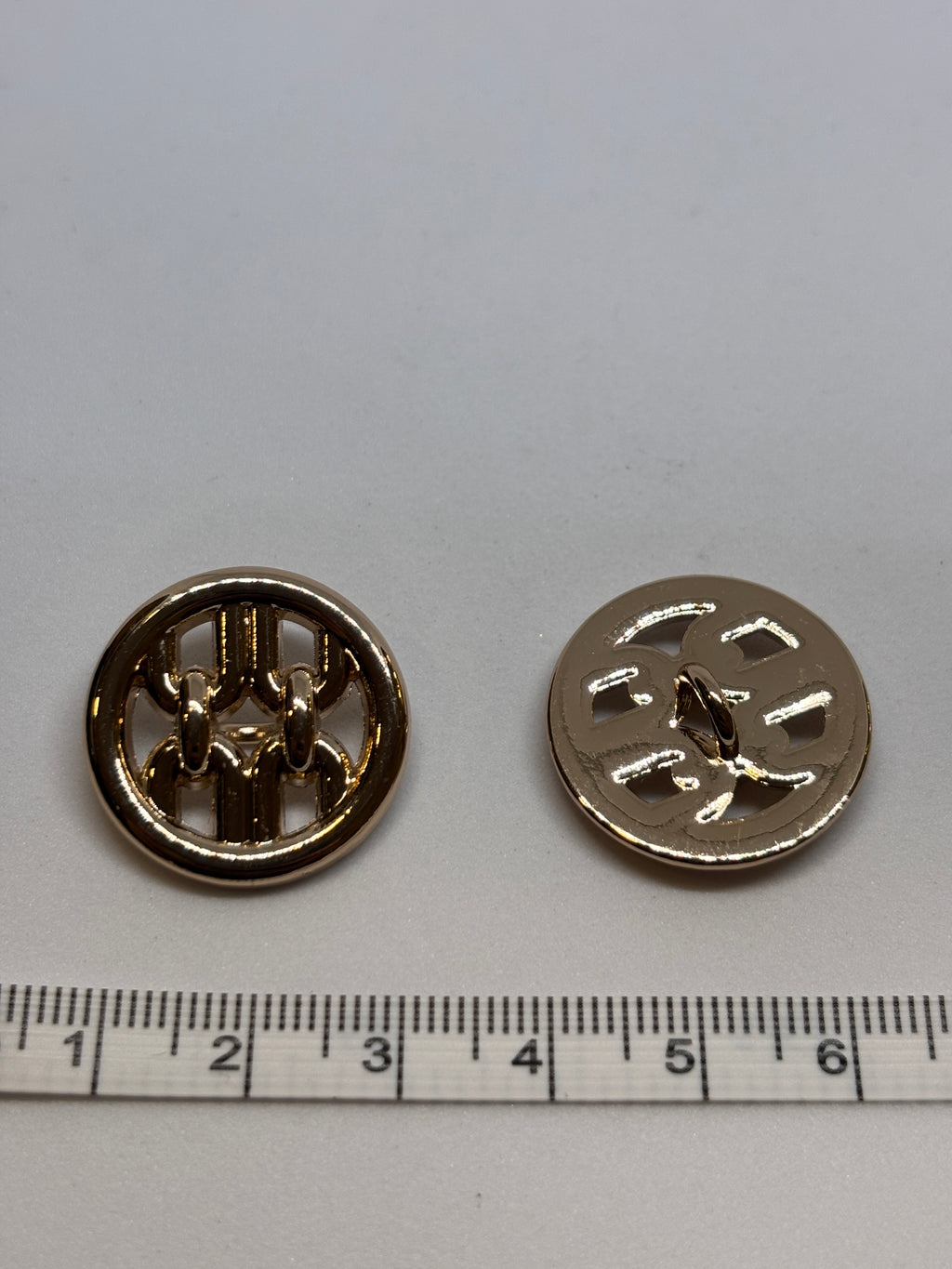 Button V151 - 23mm (36") - Shank button boton