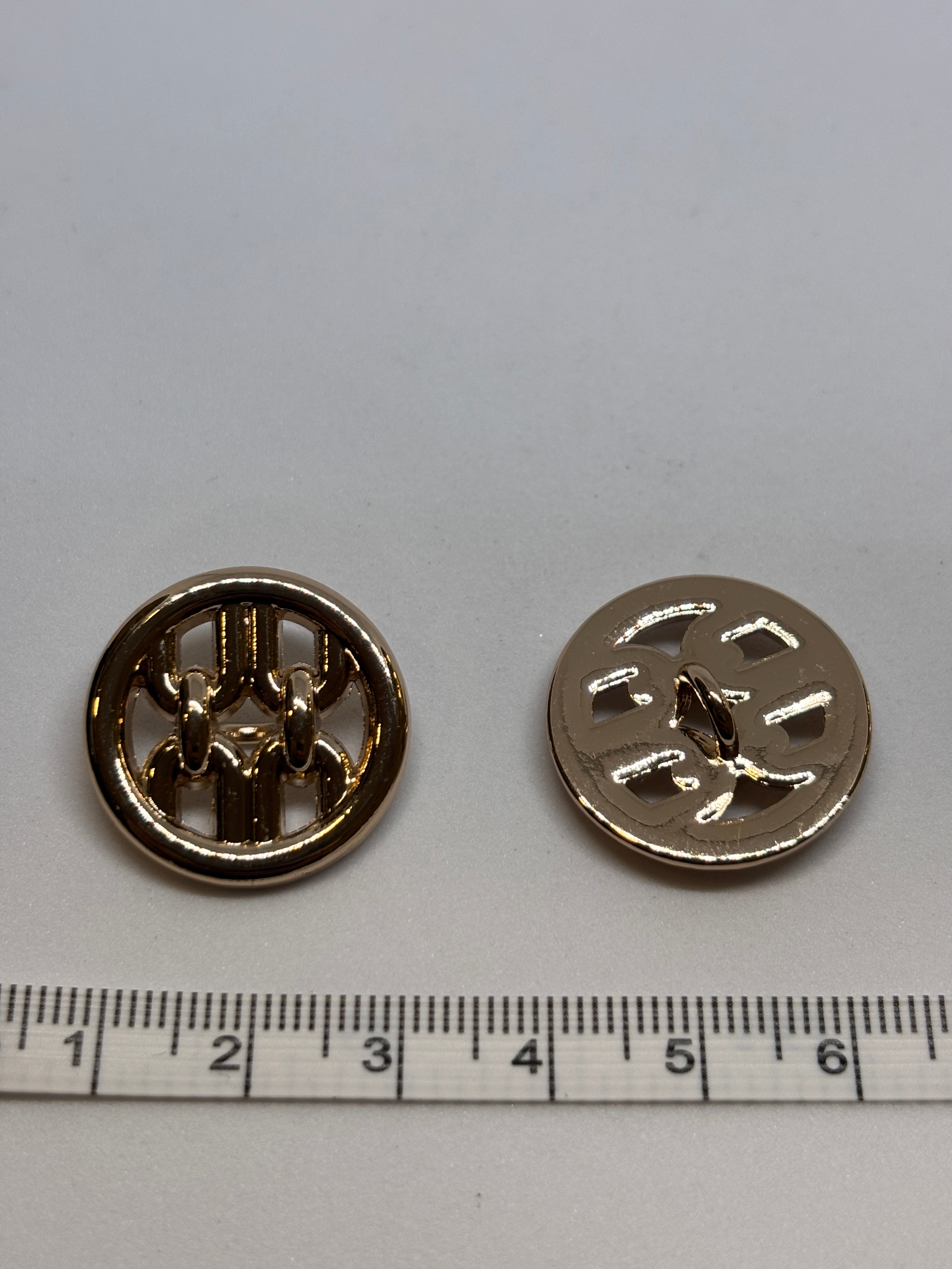 Button V151 - 23mm (36") - Shank button boton