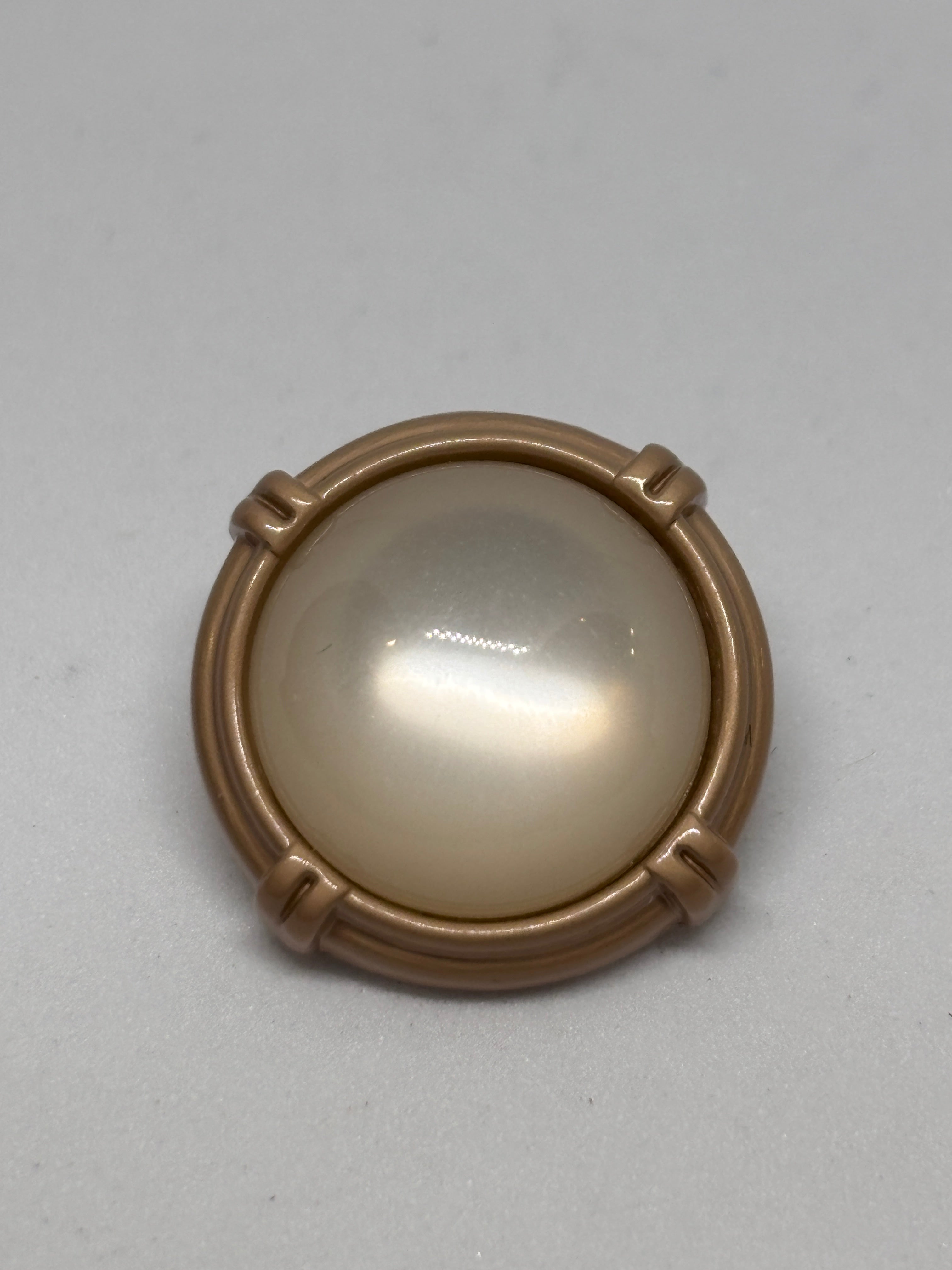 Button B8002 - 18mm (28") - Shank button boton Gold white