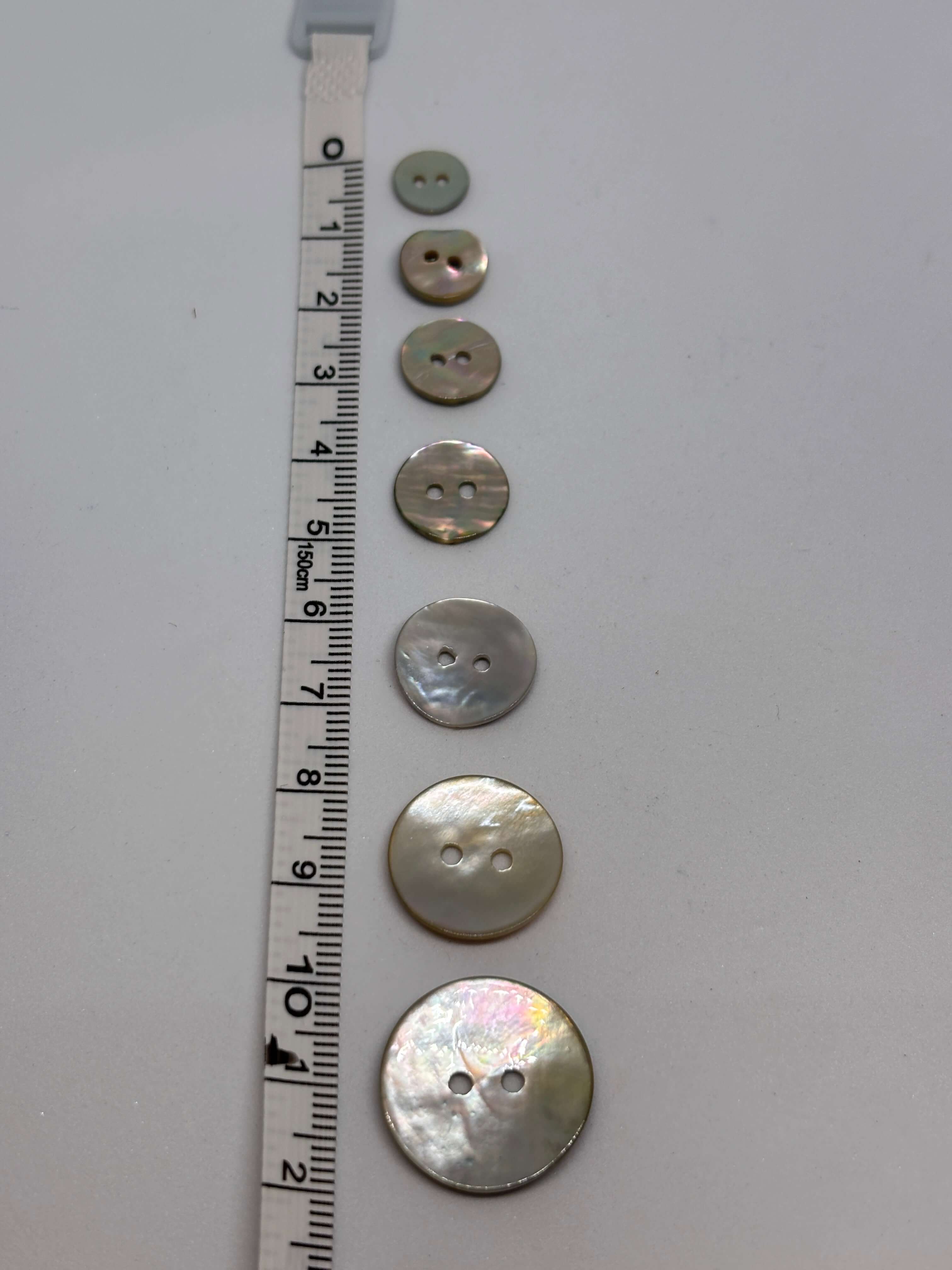 Button PE35 - Natural Pearl 2-hole button boton