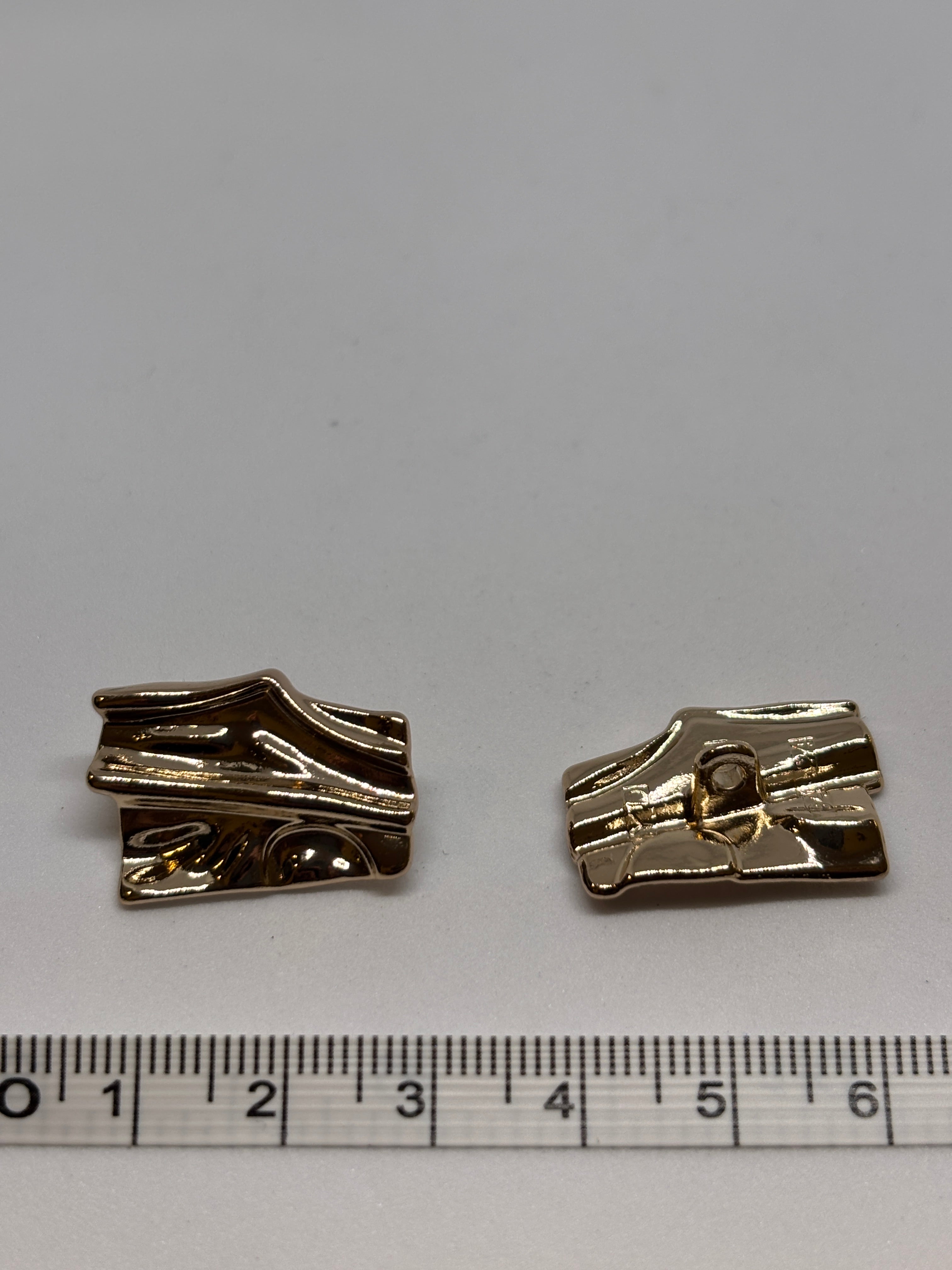 Button V172 - 25mm (40") - Shank button boton