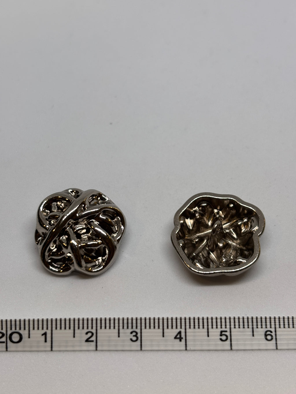 Button V200 - 23mm (36") - Shank button boton