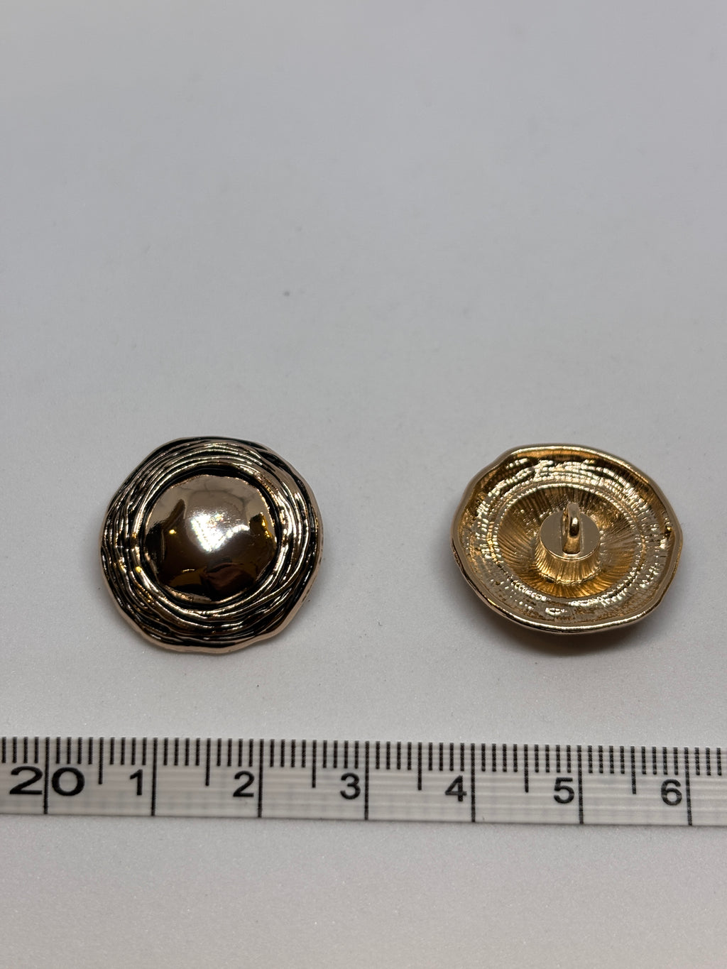 Button V167 - 23mm (36") - Shank button boton