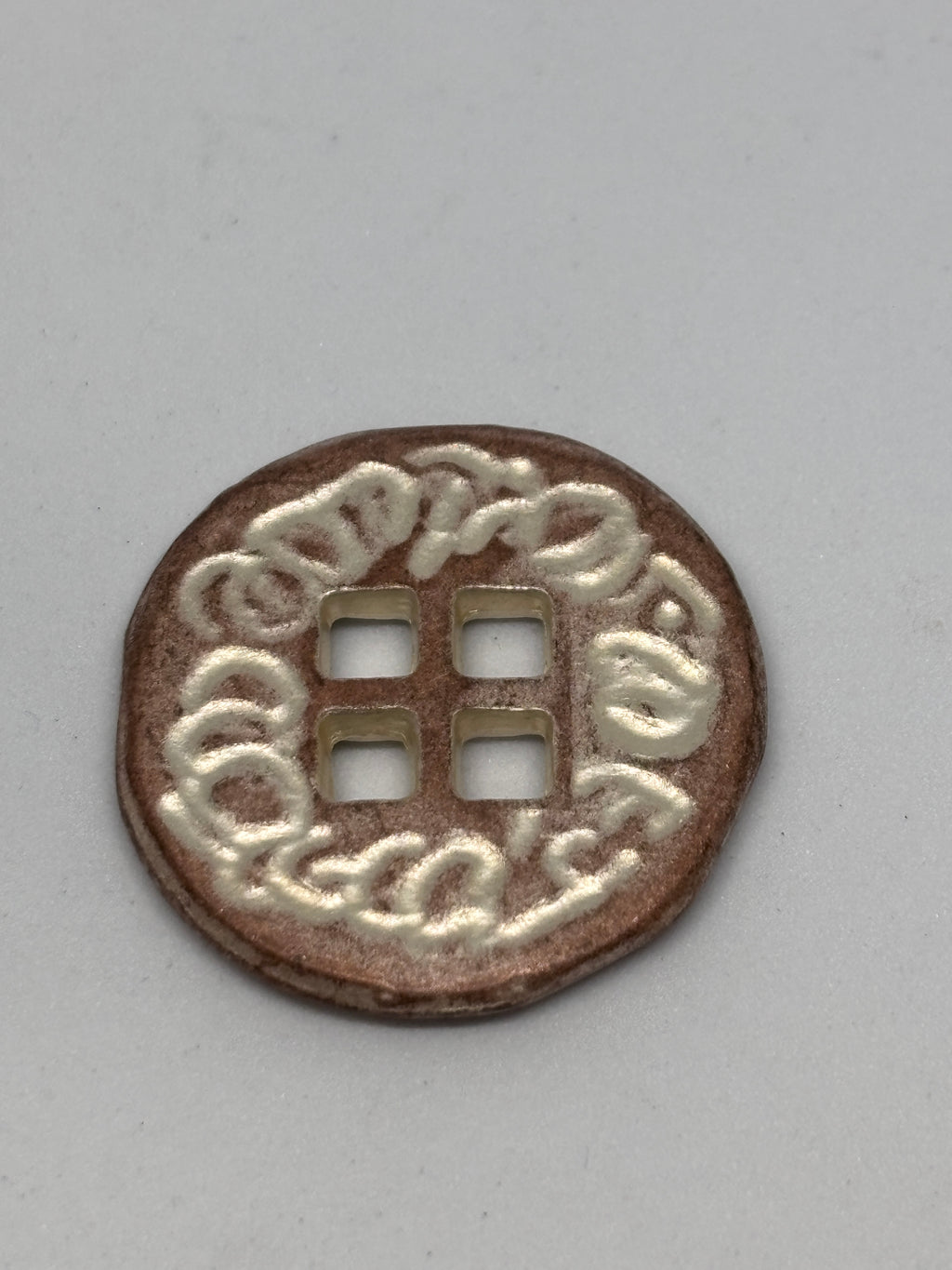 Button M53749 - 28mm (44") - 4 holes boton