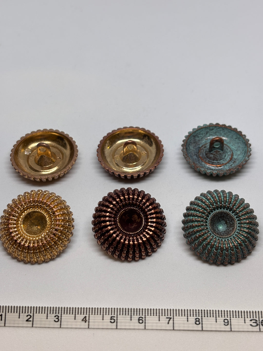 Button - YB20 - gold - 30mm boton