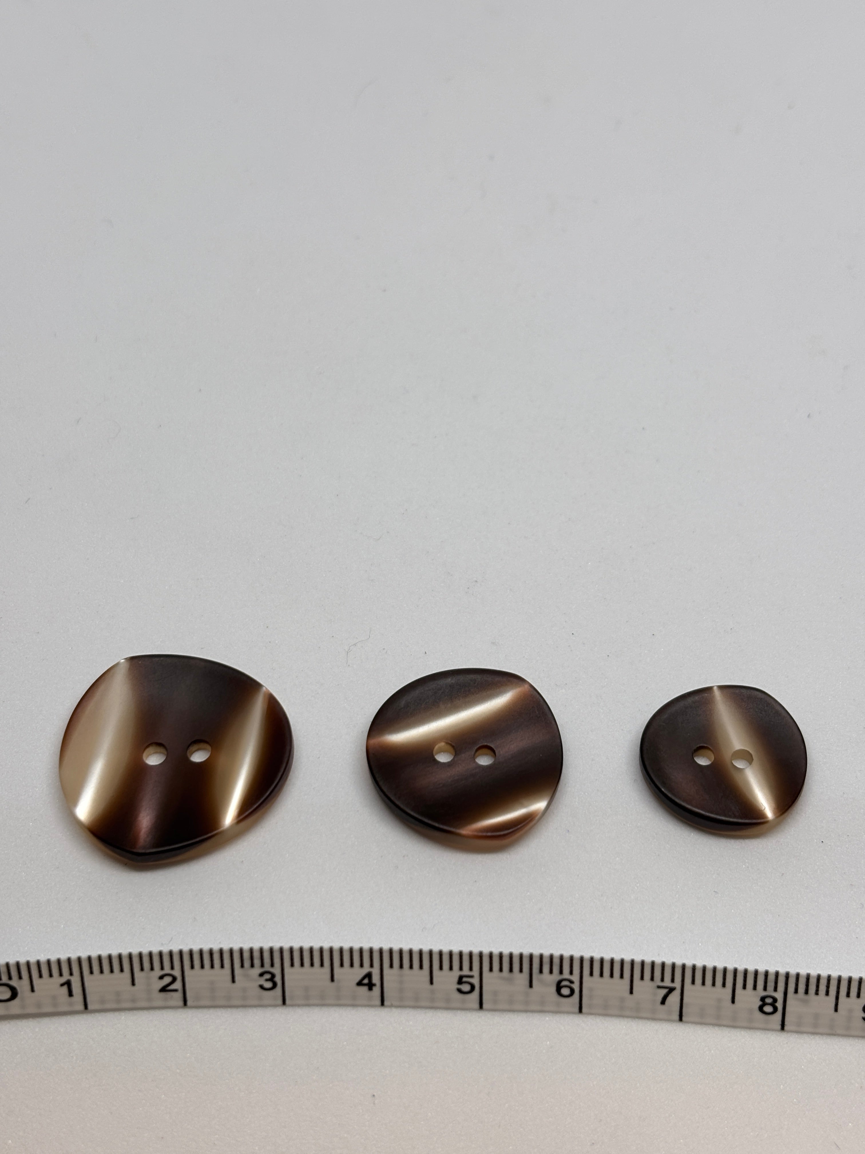 Button 2023 - 18mm 22mm 25mm - 2 holes boton