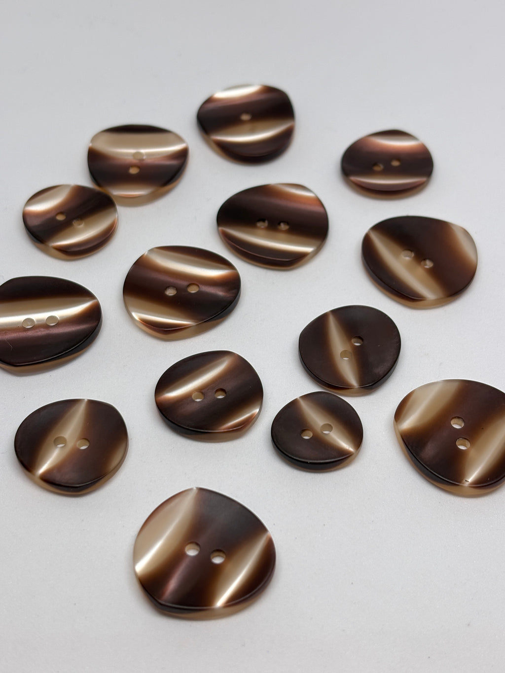 Button 2023 - 18mm 22mm 25mm - 2 holes boton