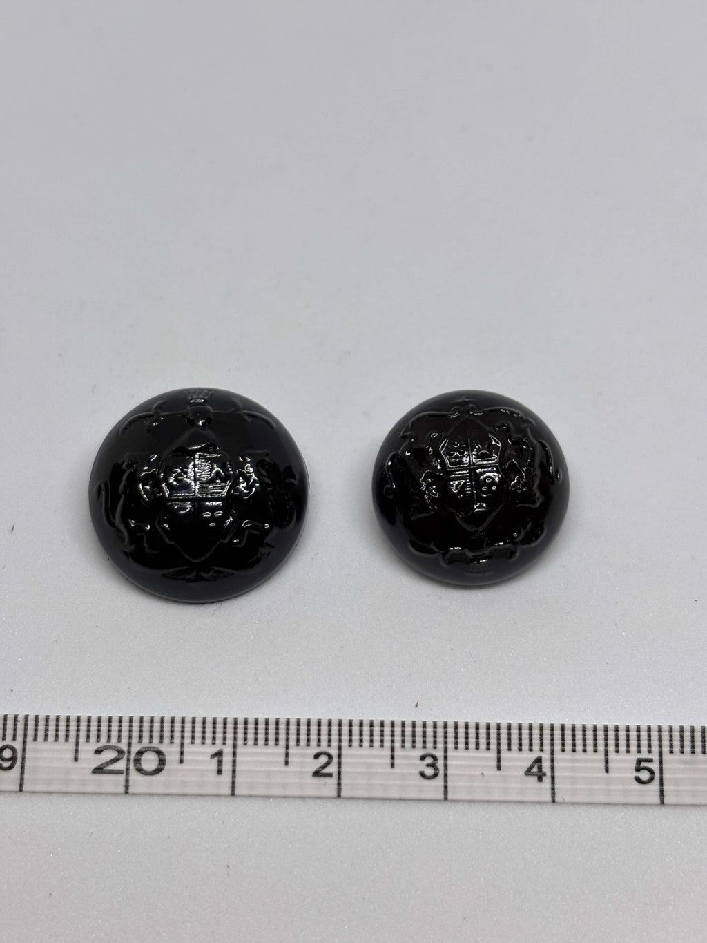 Button B2793 - 20mm 23mm - shank button boton de pie