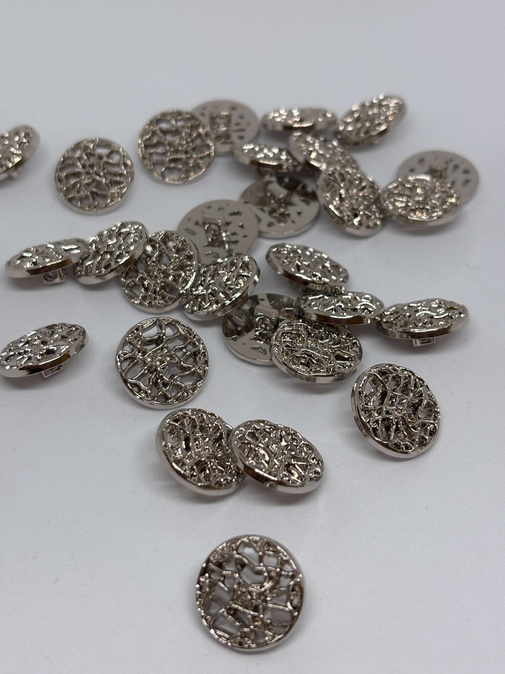 Button B4244 - 18mm - Shank button boton de pie