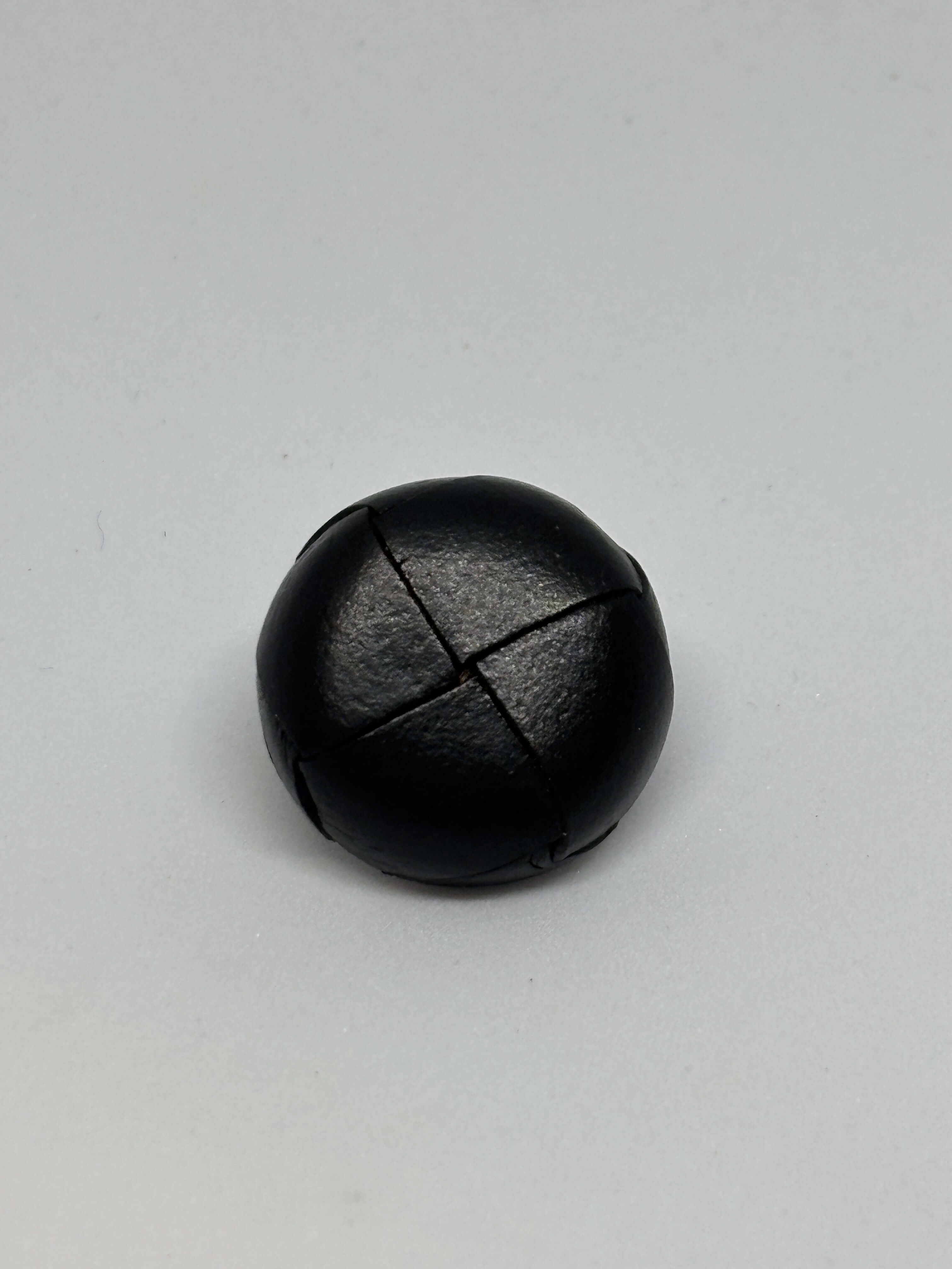 Button B1 Black - Real Leather - 15mm 20mm - Shank button boton de pie