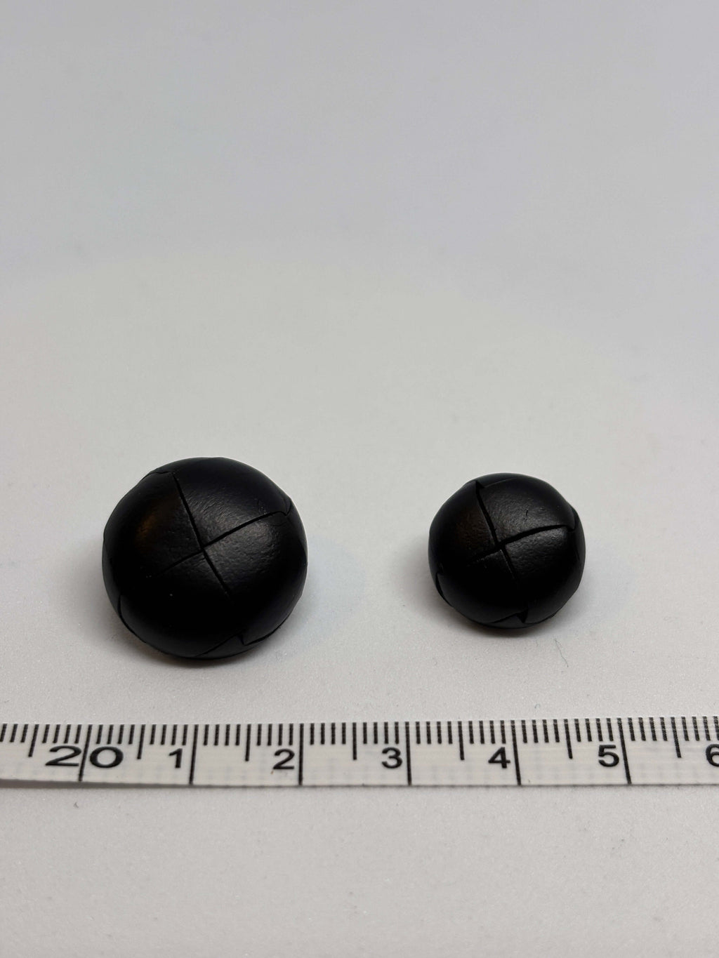 Button B1 Black - Real Leather - 15mm 20mm - Shank button boton de pie