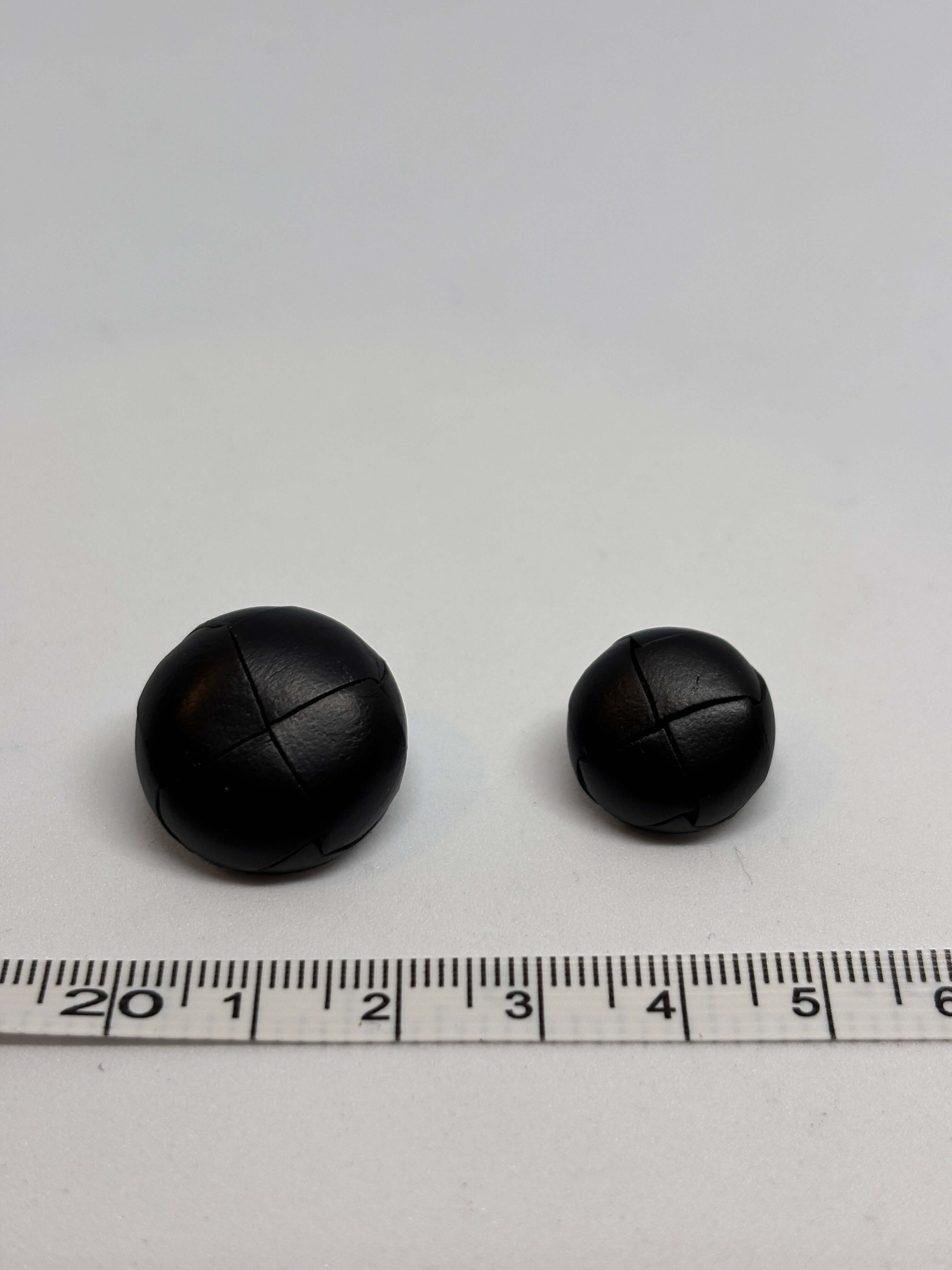Button B1 Black - Real Leather - 15mm 20mm - Shank button boton de pie