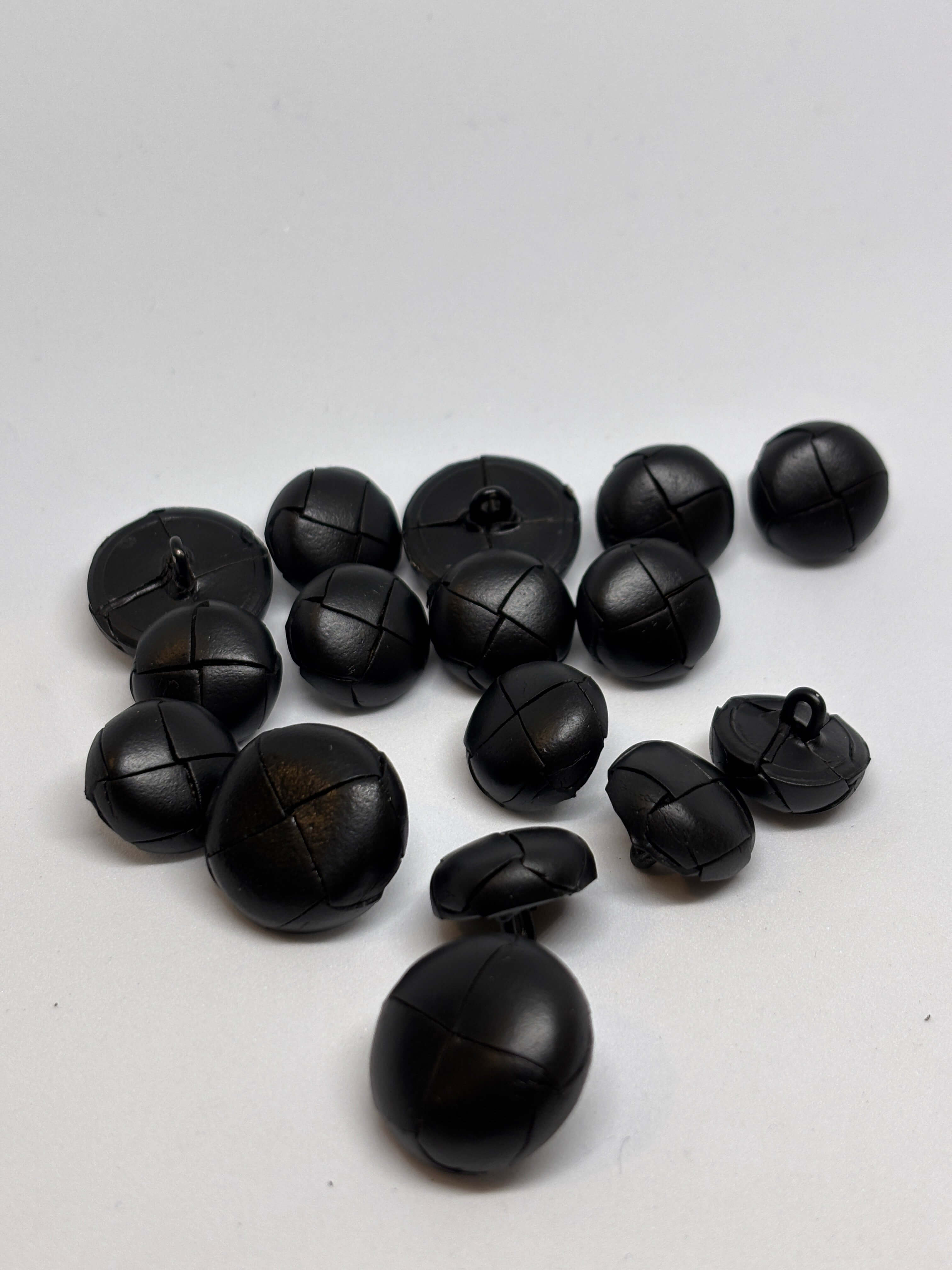 Button B1 Black - Real Leather - 15mm 20mm - Shank button boton de pie
