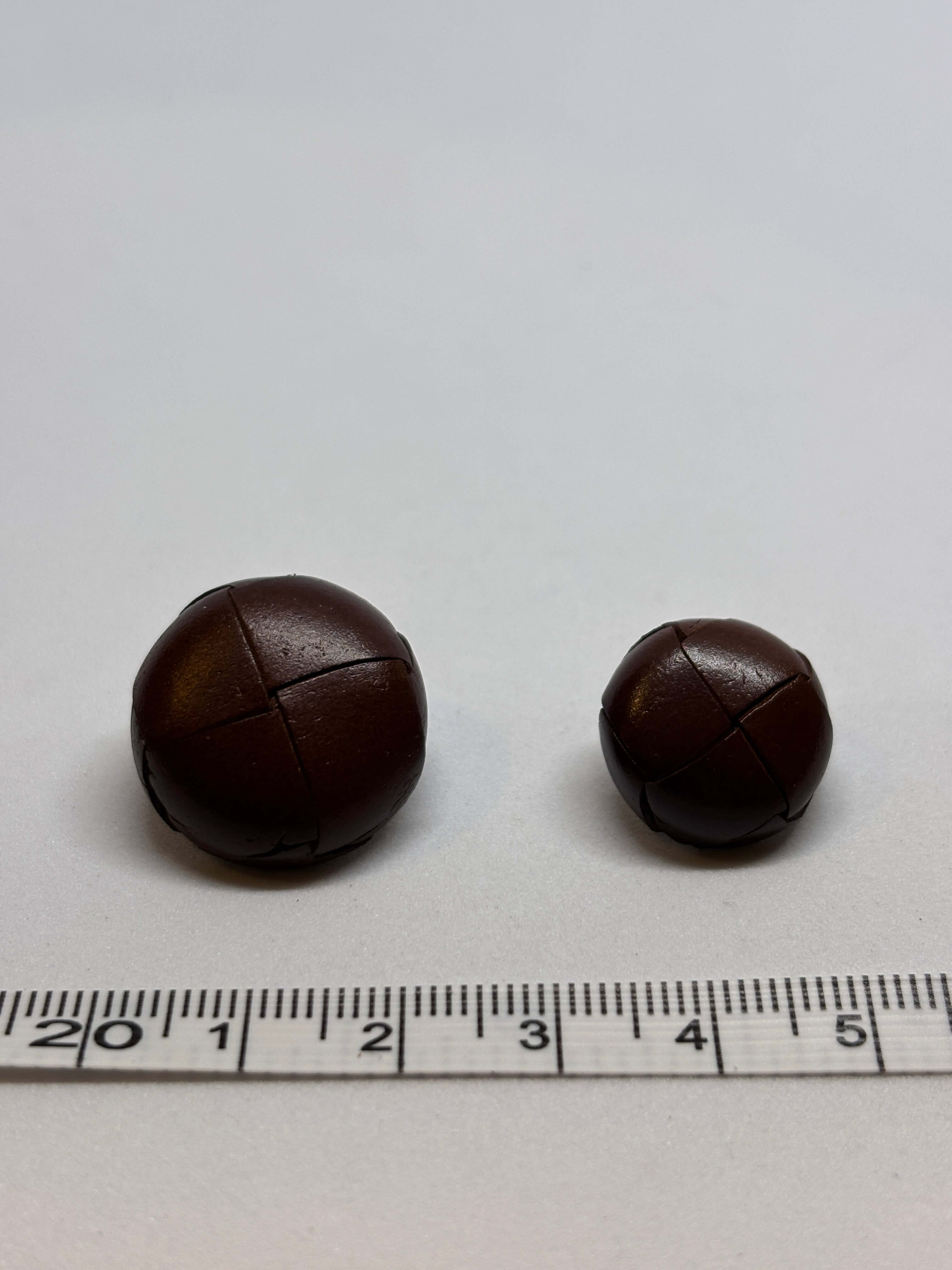   Button B1 Brown - Real Leather - 15mm 20mm - Shank button boton de pie