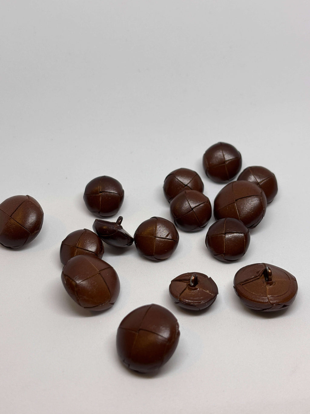   Button B1 Brown - Real Leather - 15mm 20mm - Shank button boton de pie