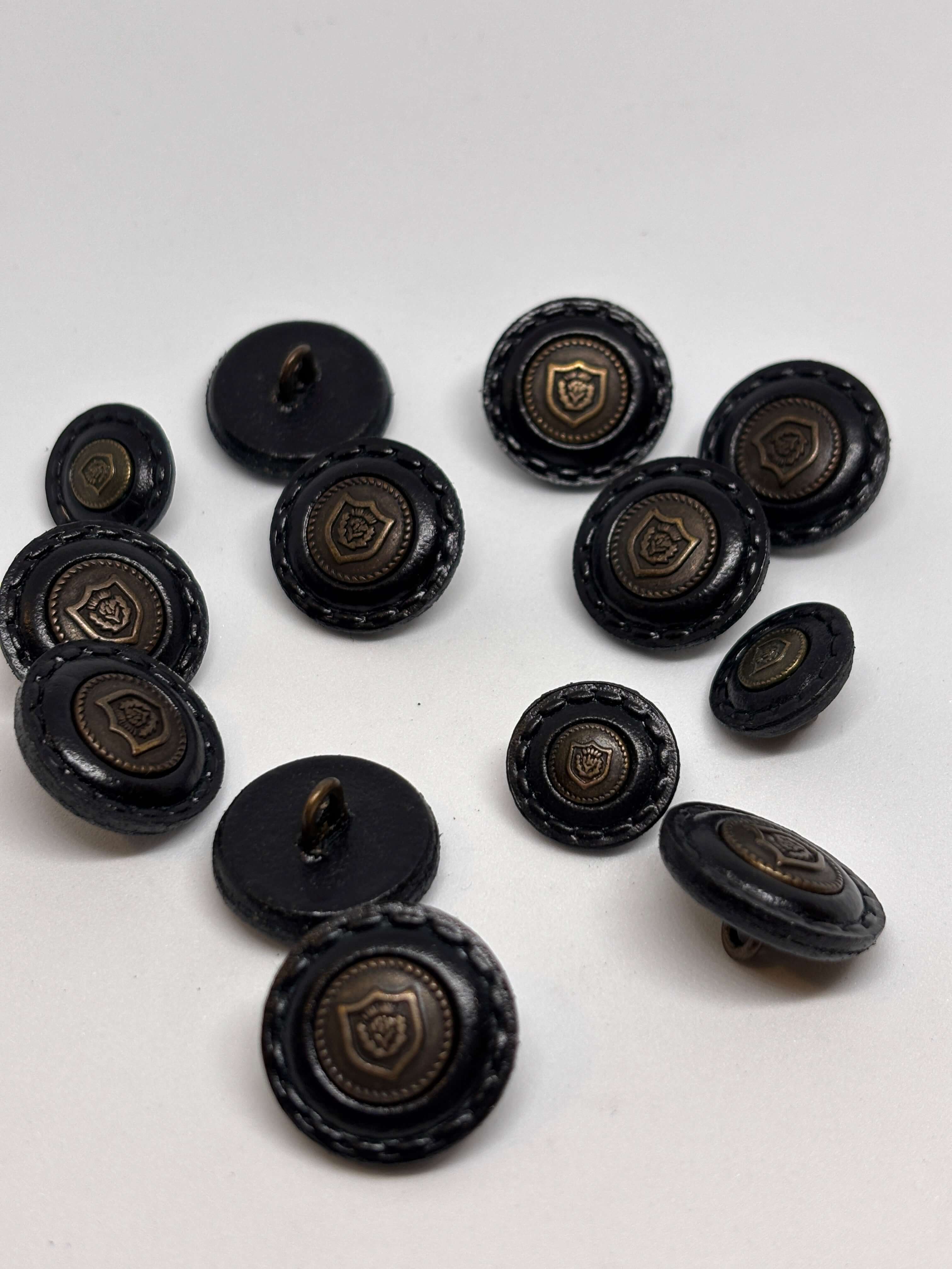 Button B42MM Navy Blue - Real Leather - 15mm 20mm - Shank button boton de pie