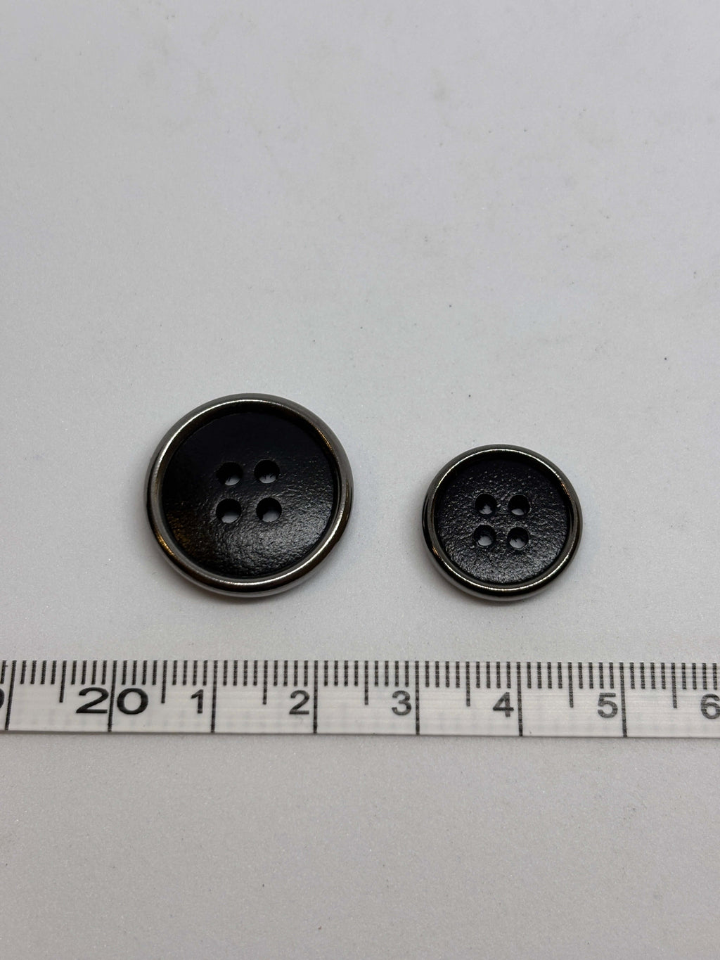 Button B36 Black - Real Leather - 15mm 20mm - 4 holes boton