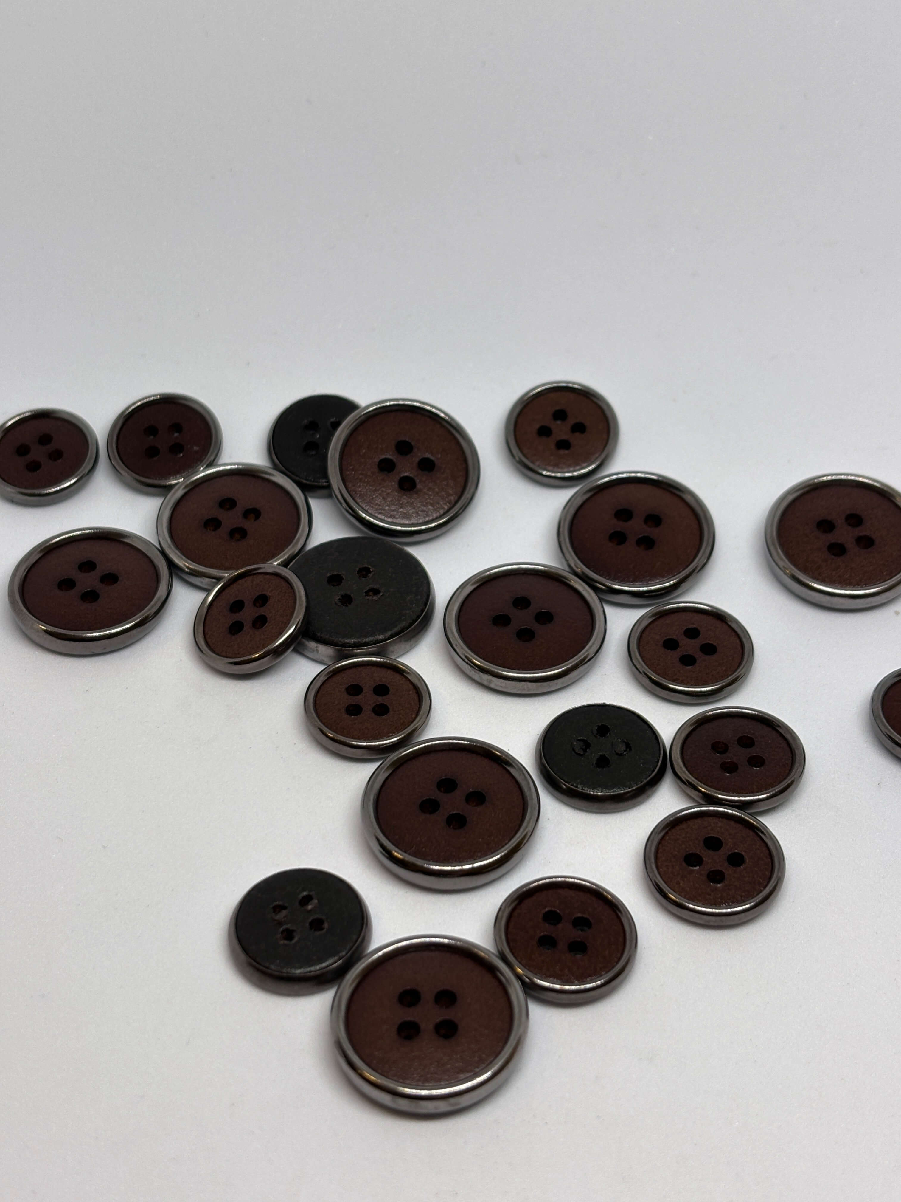 Button B36 Brown - Real Leather - 15mm 20mm - 4 holes boton