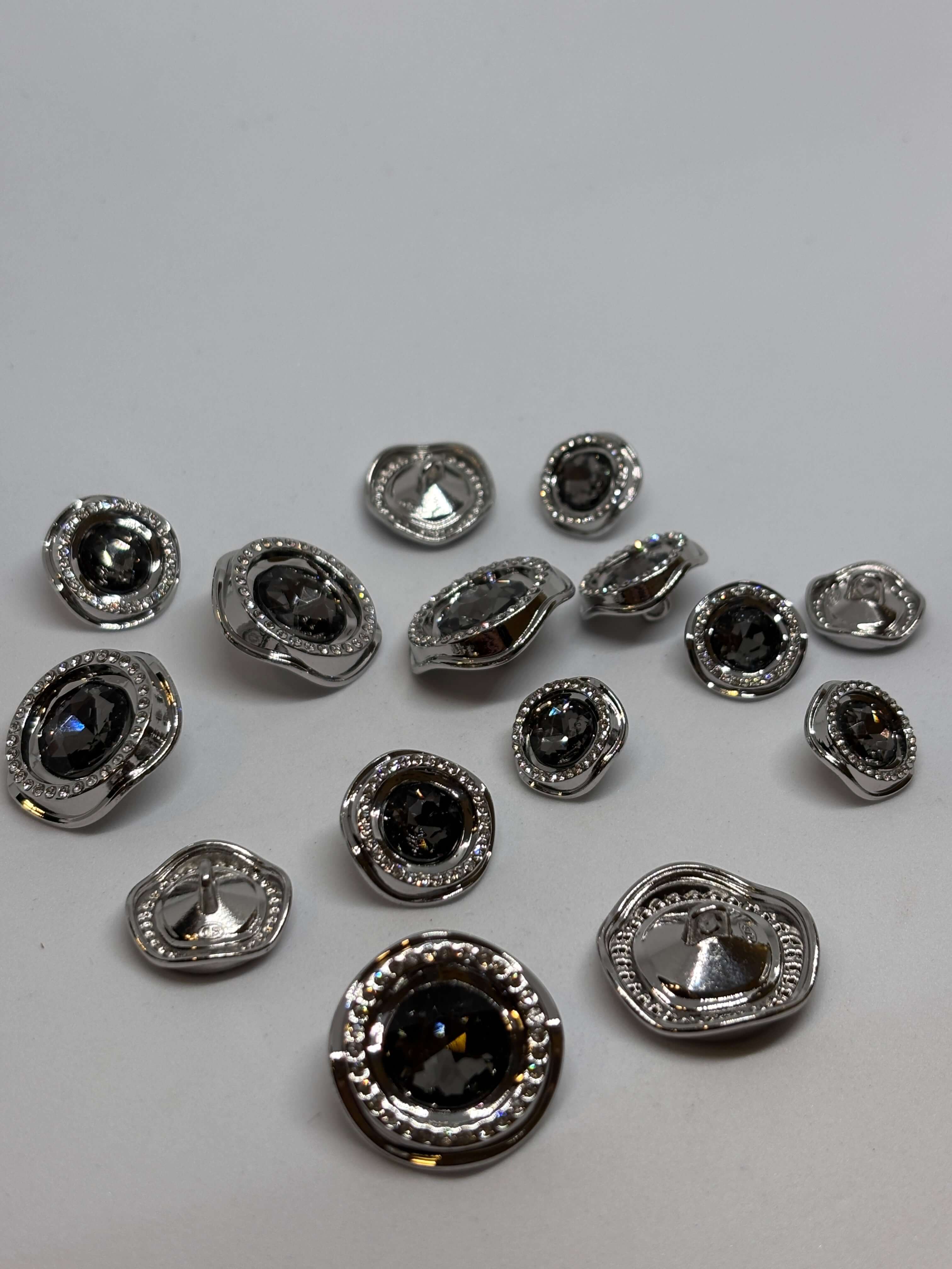 Button B8174 NB - 15mm-18mm-23mm - Shank button boton de pie