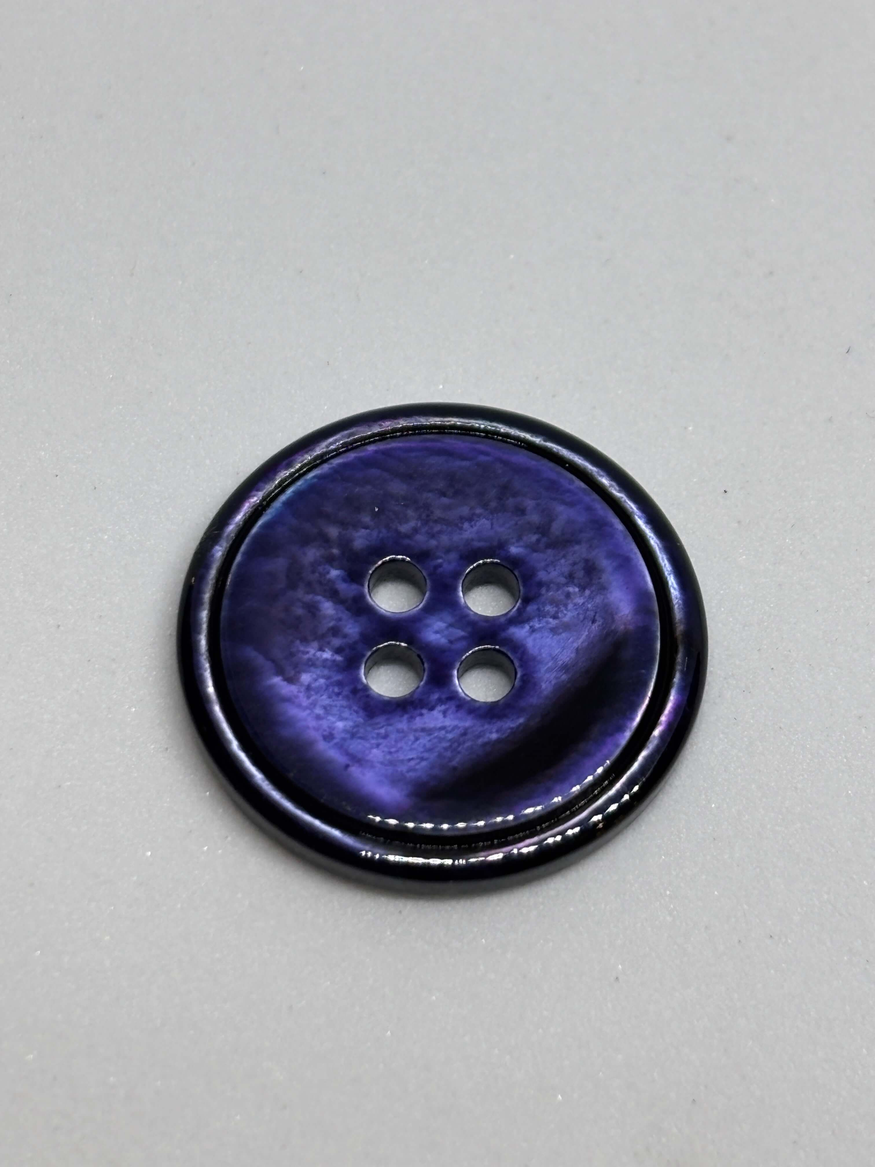 Button 50304 - Natural Pearl 4-hole button boton