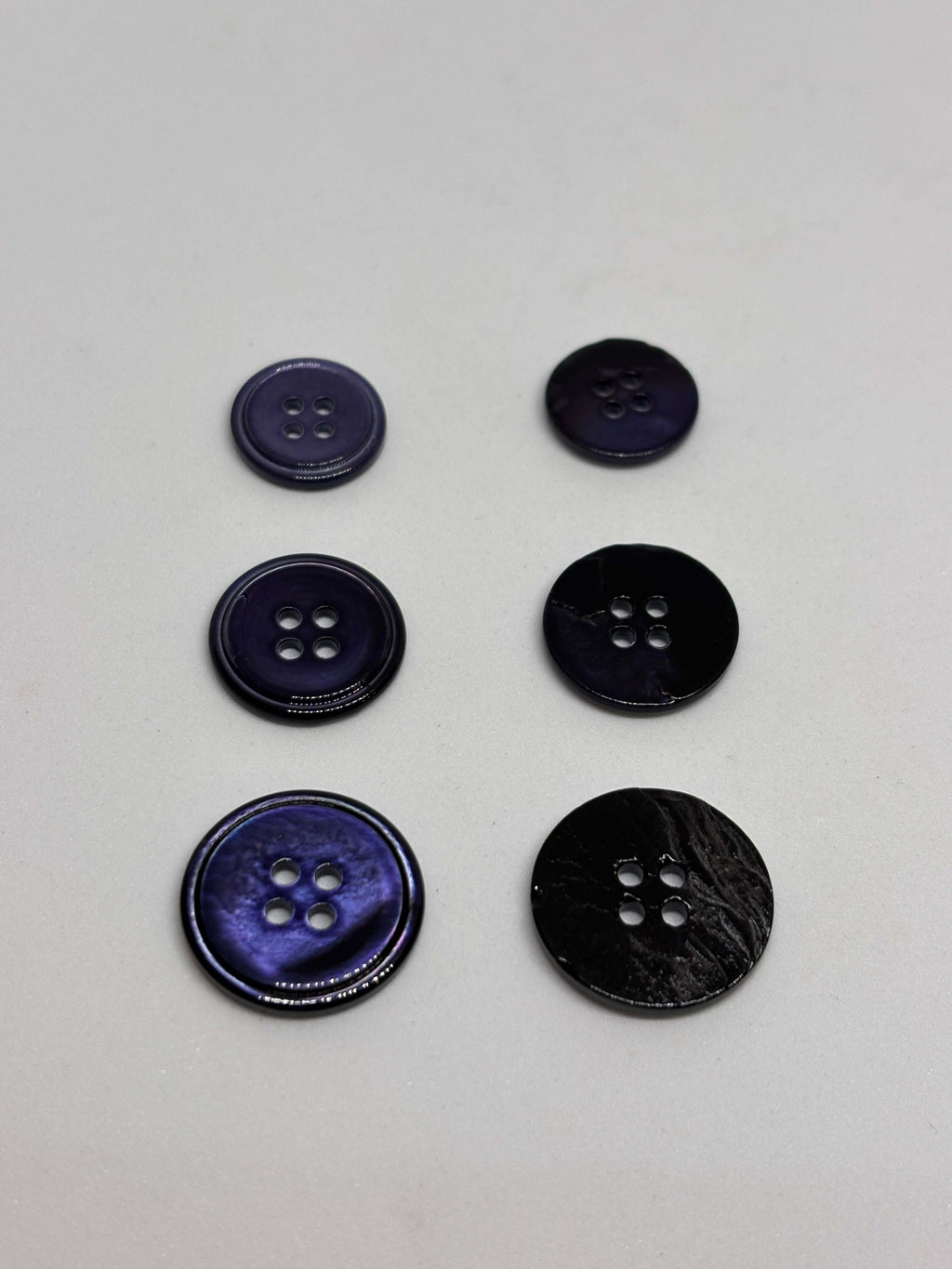 Button 50304 - Natural Pearl 4-hole button boton