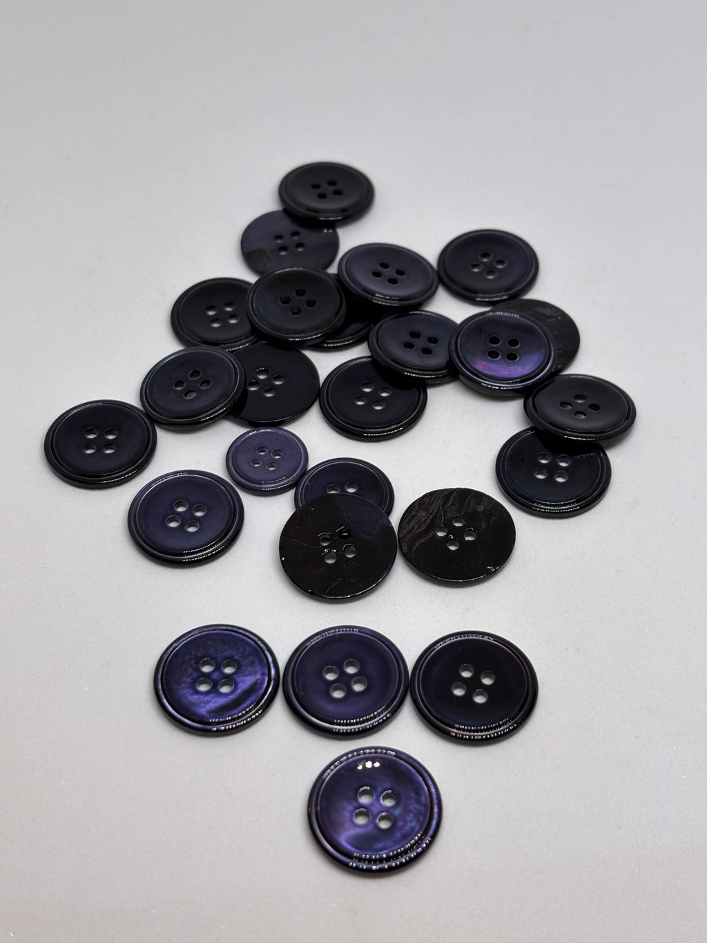 Button 50304 - Natural Pearl 4-hole button boton