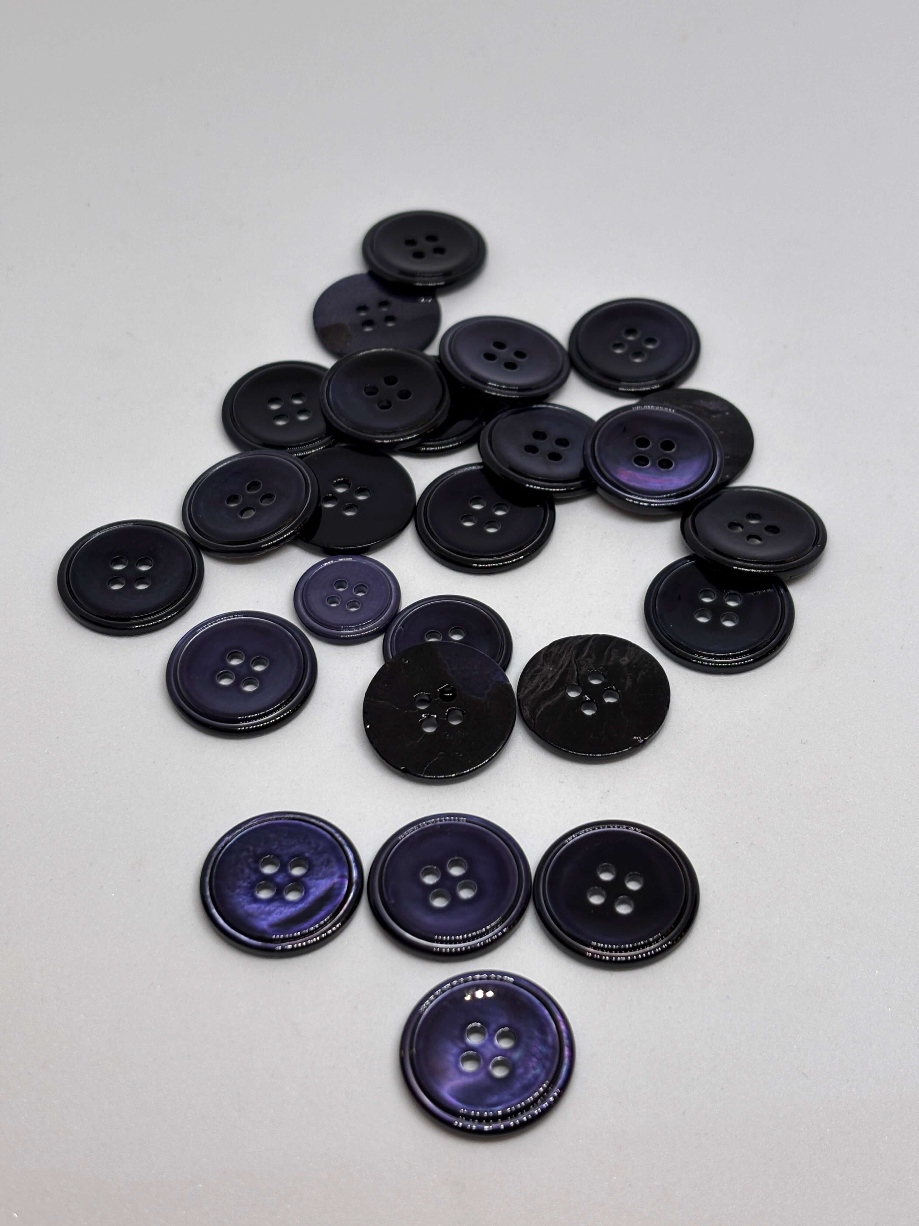 Button 50304 - Natural Pearl 4-hole button boton